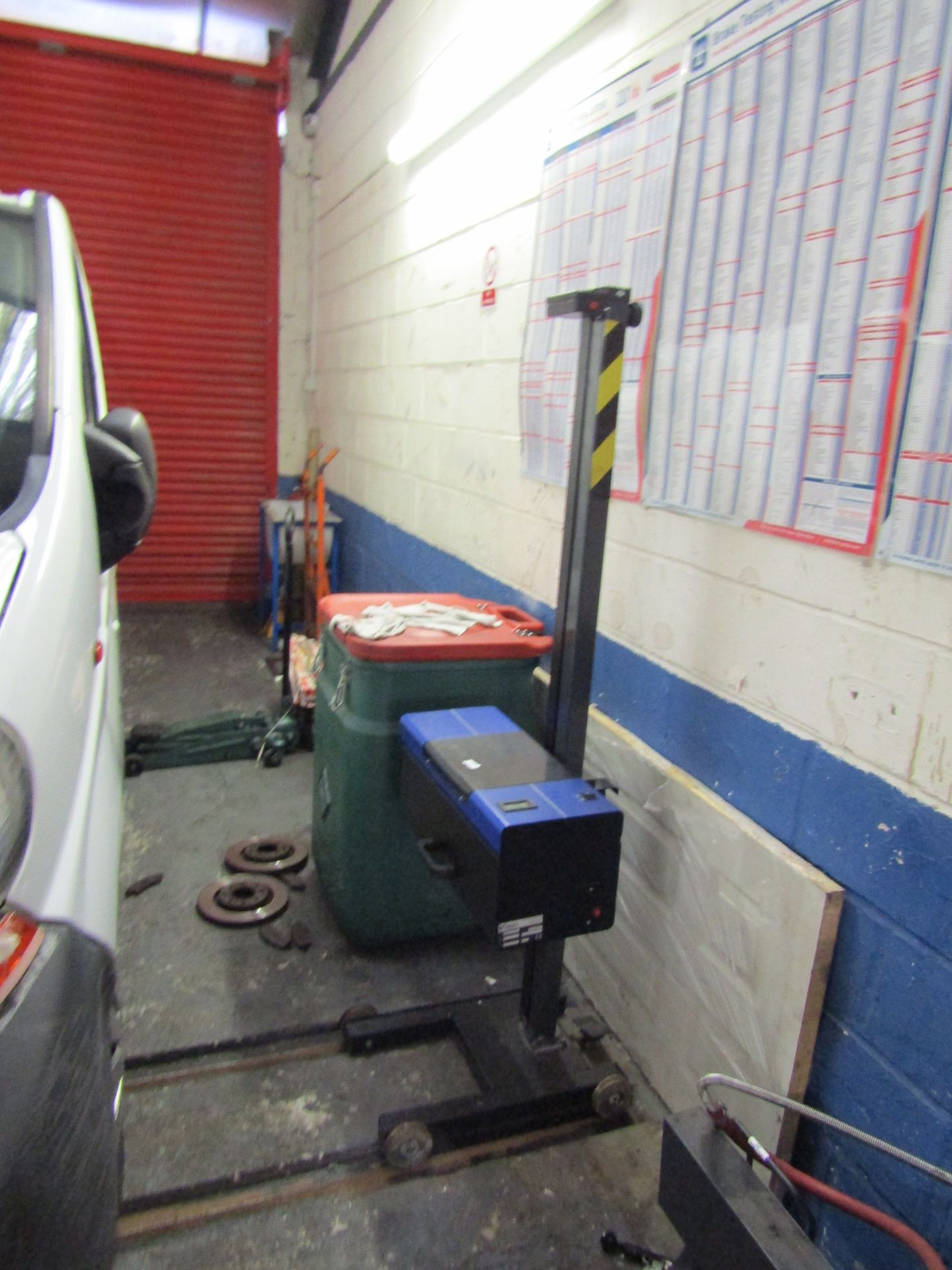 V-Tech Model 2410 Serial No. S06064-16 MOT Headlight Alignment Unit (see image), Please read Lot 0