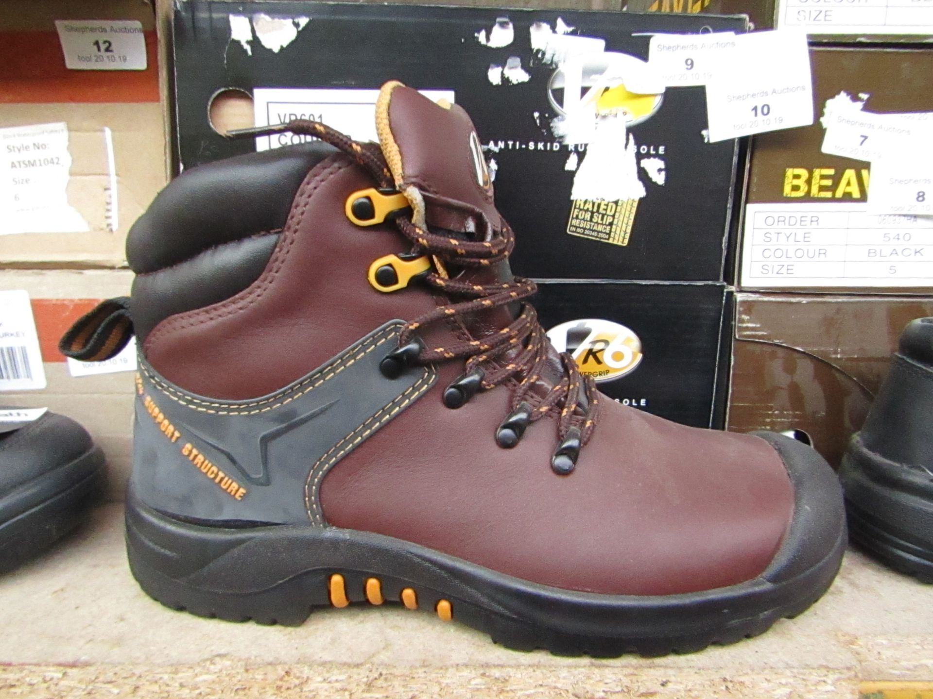 VR6 Powergrip Safety Boots. Size 7. New and Boxed