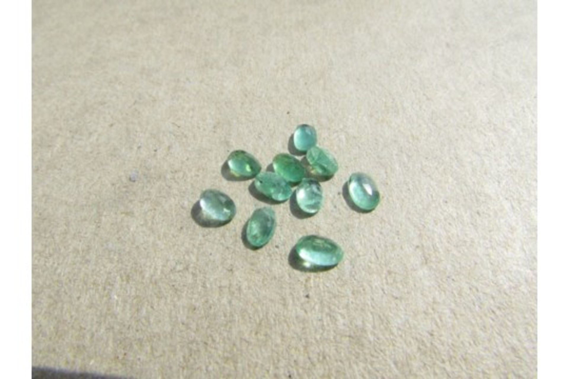 Natural Emerald 1.28 Carat (10 pieces) Average retail value Gemstone type: Emerald Weight: 1.28