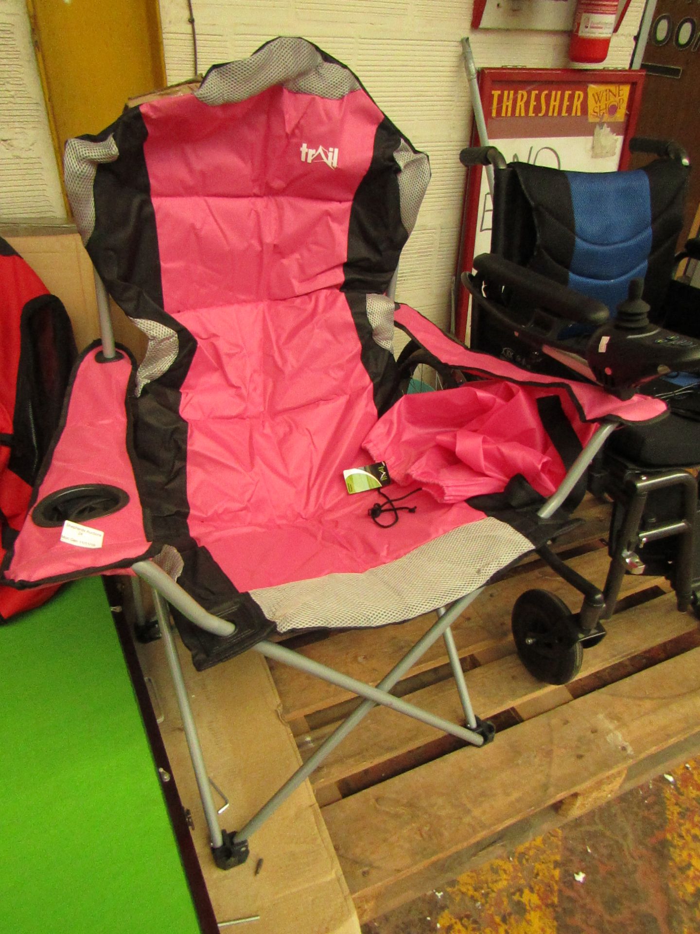 Pink Foldaway Camping Chair with carry bag. Looks new