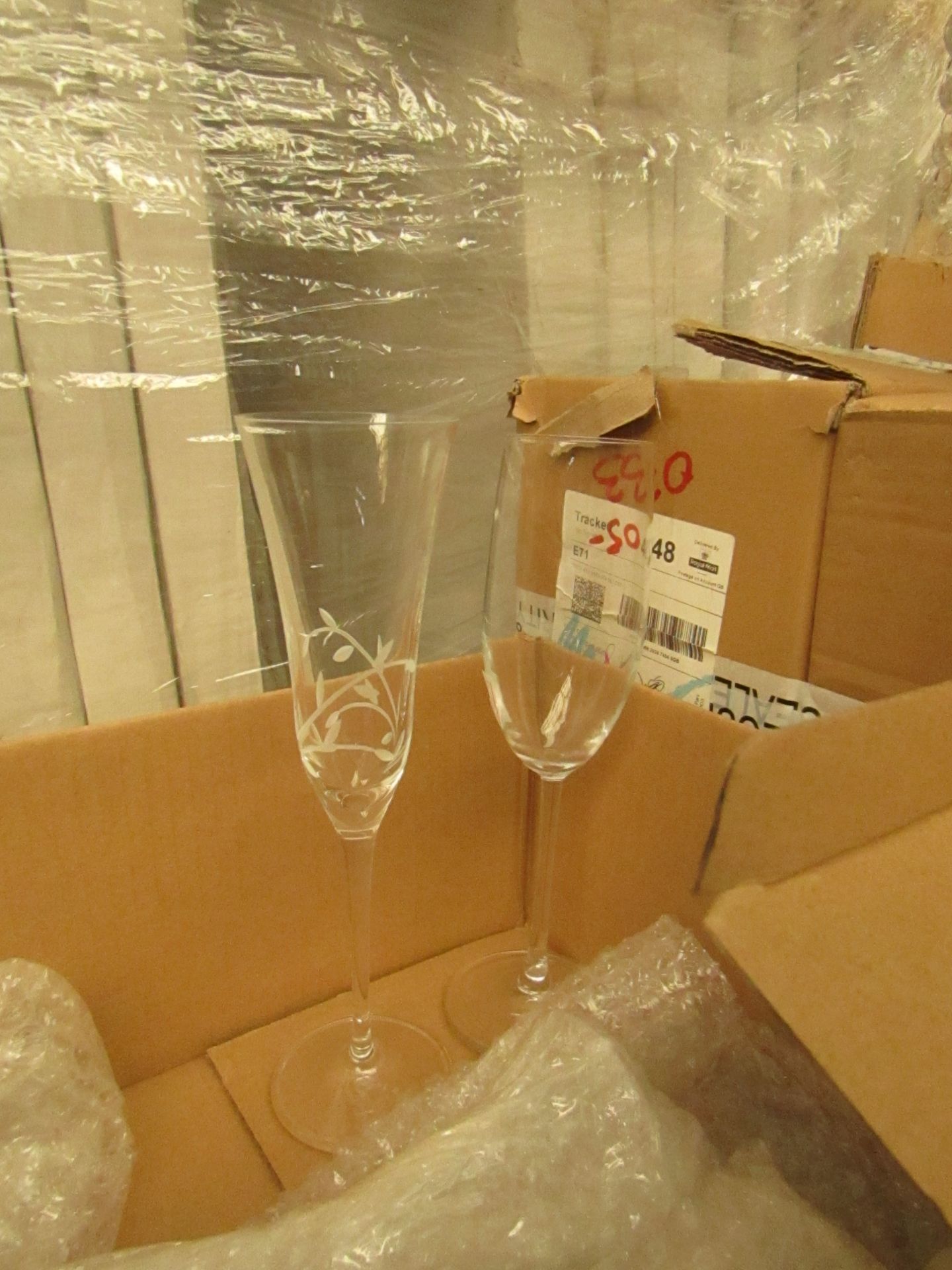 4 x Patterned wine glasses & 1 Plain champagne flute. New