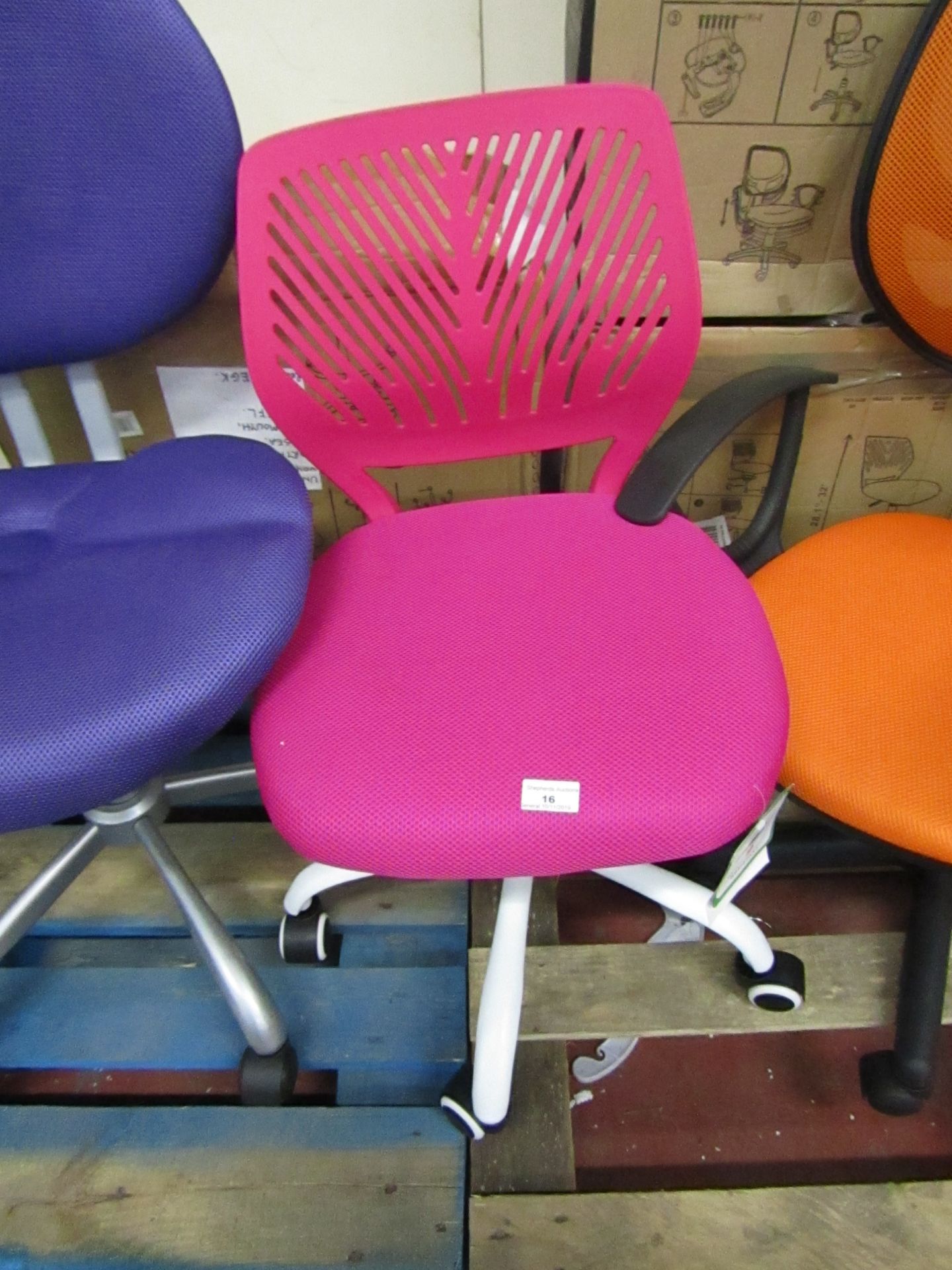 Pink Office/desk chair.Unused & no Damage