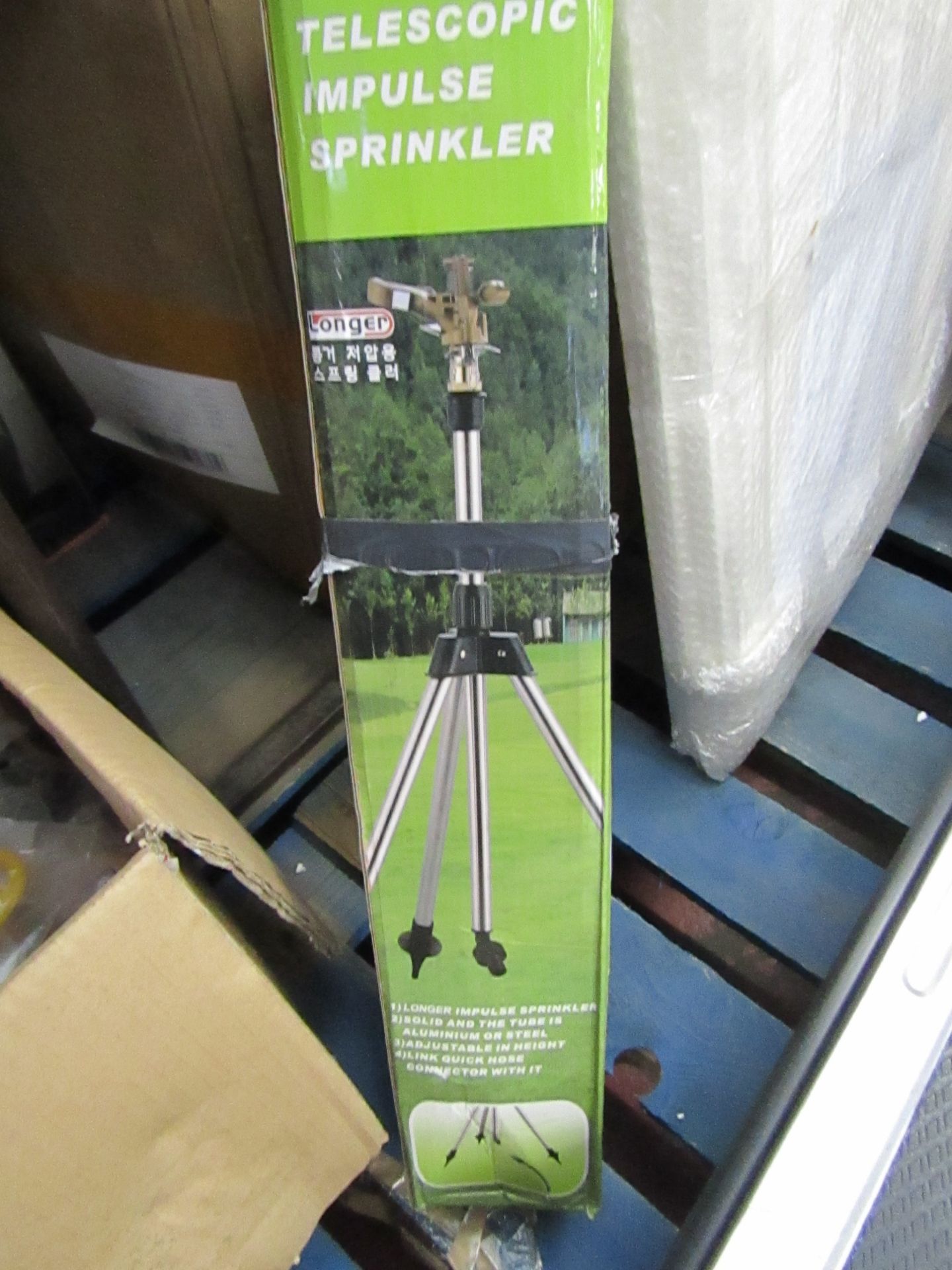 Garden Telescopic Impulse Sprinkler with Adjustable Height. Boxed but untested