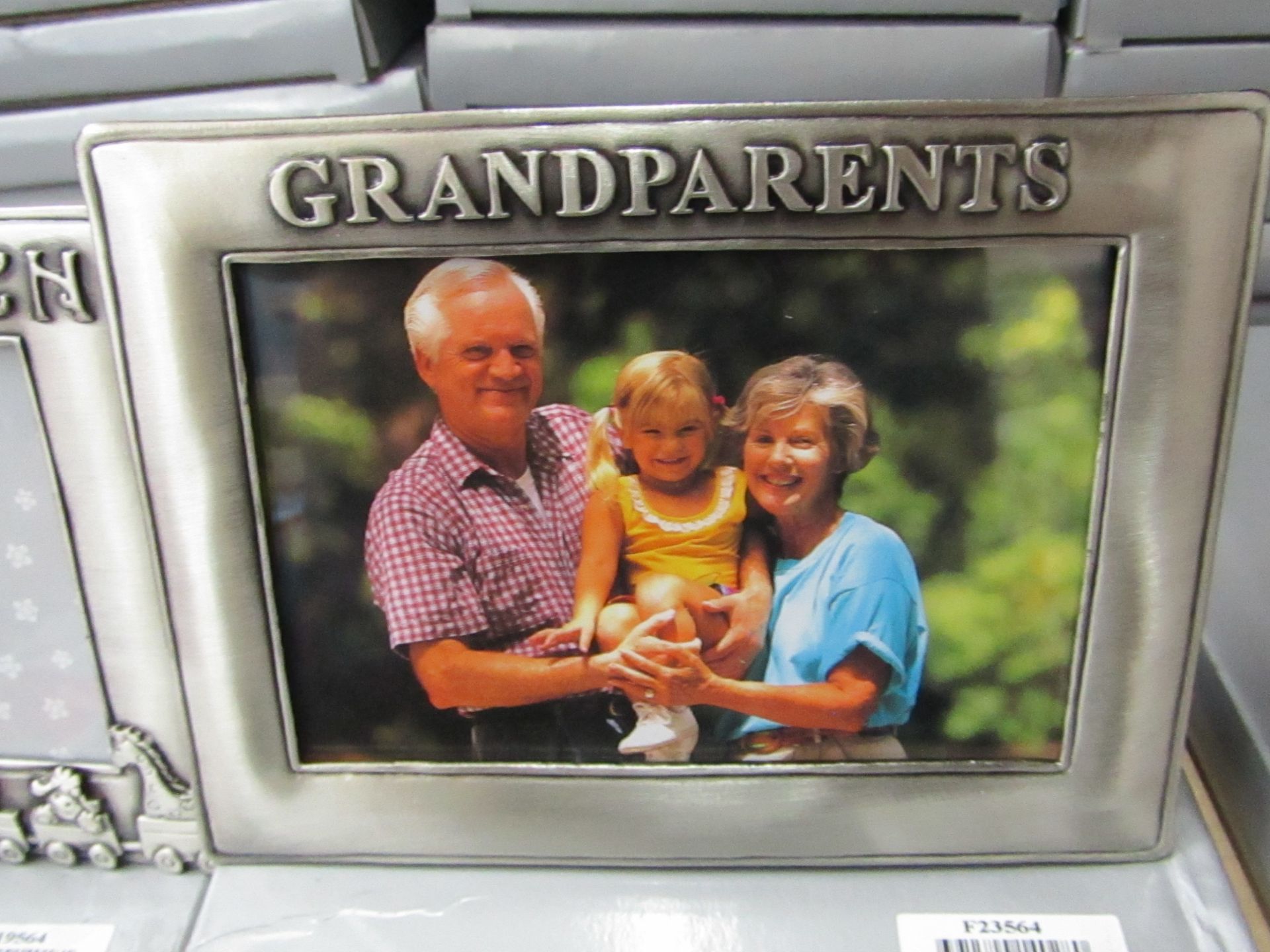 5 X Heavy Metal Photo Frames with Grandparents on 6 " X 4 " new & boxed