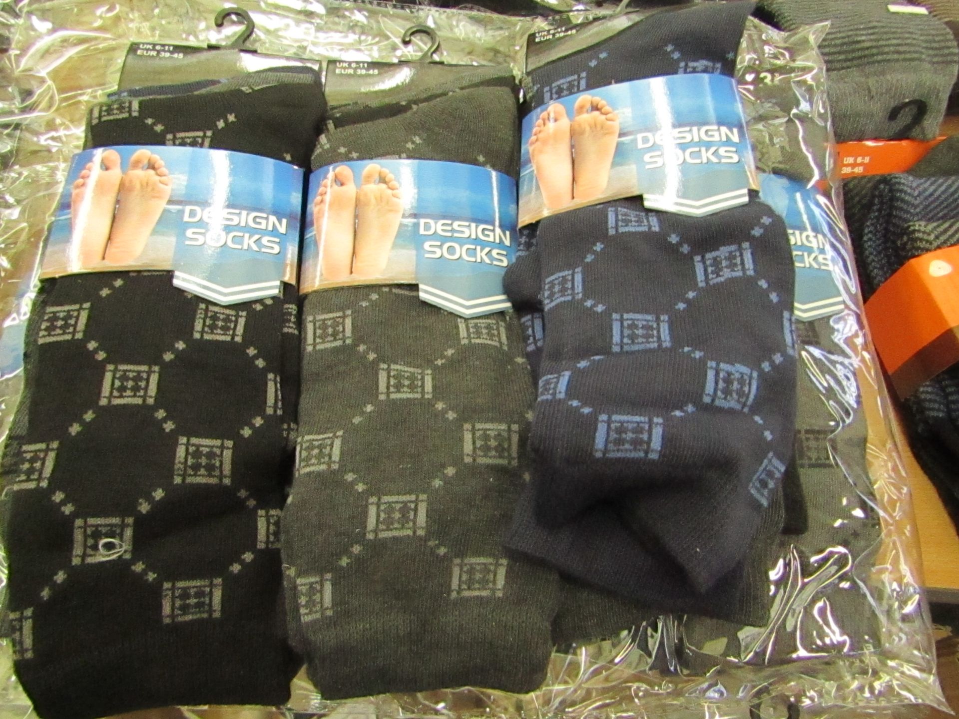 Pack of 12 pairs Mens Design Socks Grey, Navy & Black, size 6-11 all new in packaging