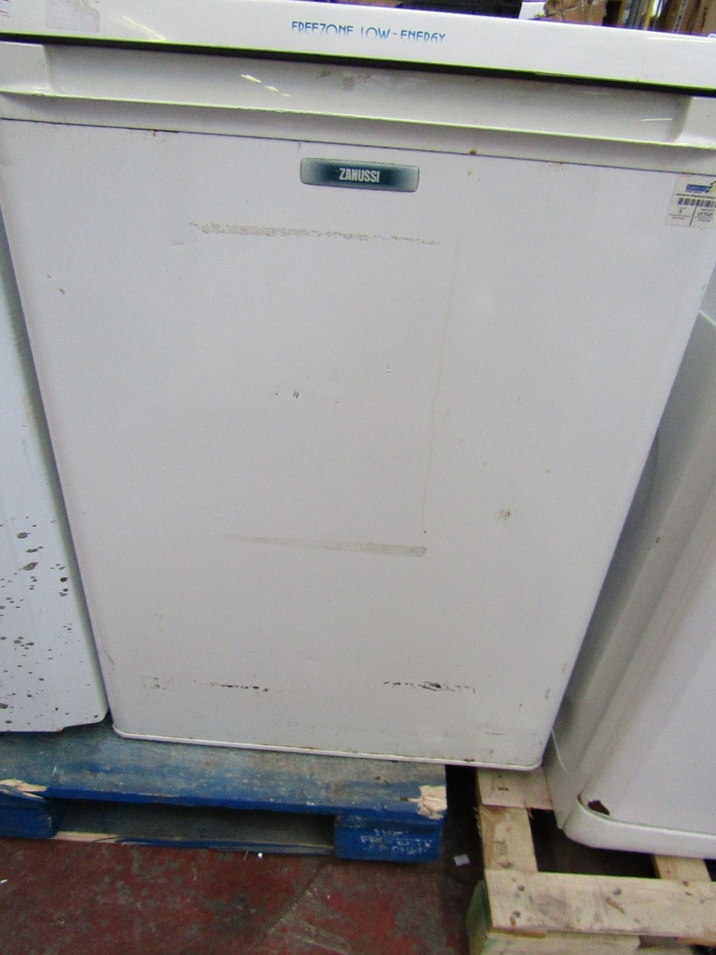 Zanussi low energy fridge, inside needs a clean. Powers on.