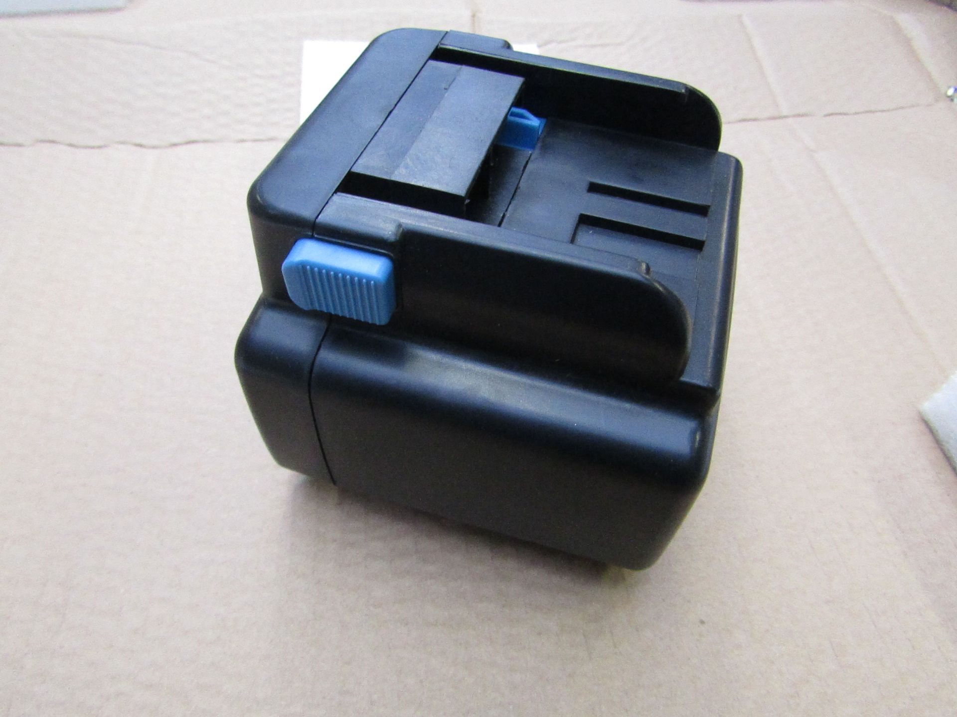 Rechargable battery, looks suitable for a Drill, output 3.0AH, utested and boxed.