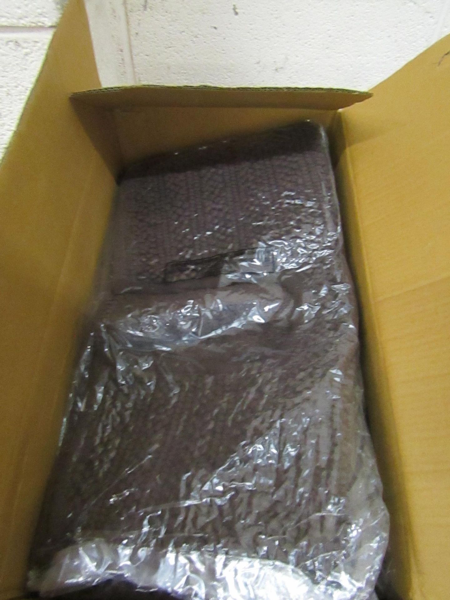 Pack of 2 Kingsley pedestal mats, new. See picture for design