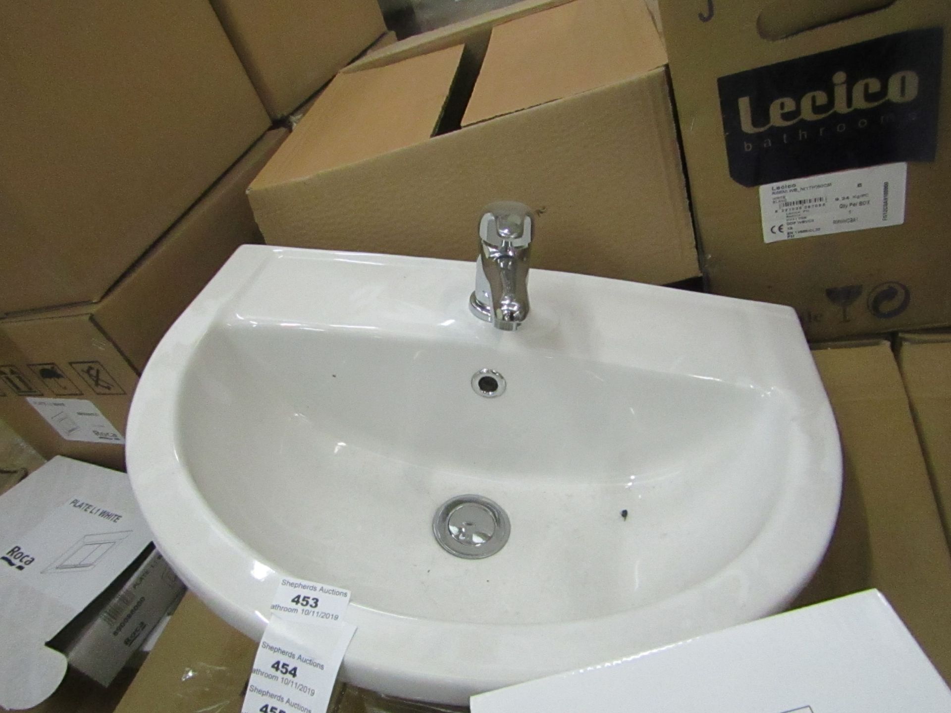 Lecico Senner 500mm 1 tap hole sink with a mono block mixer, new and boxed.