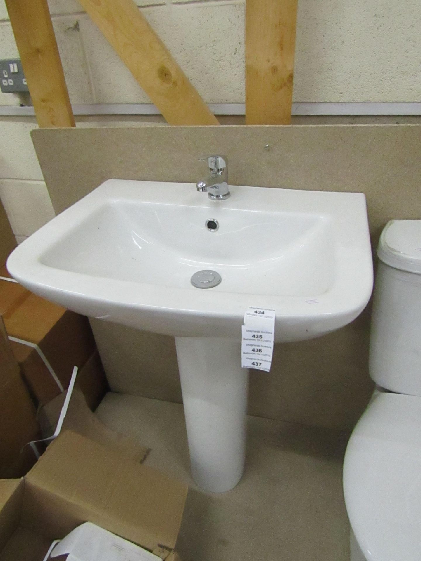 Unbranded Roca Cloakroom basin set that includes a 630mm sink with full pedestal and a Mono Block