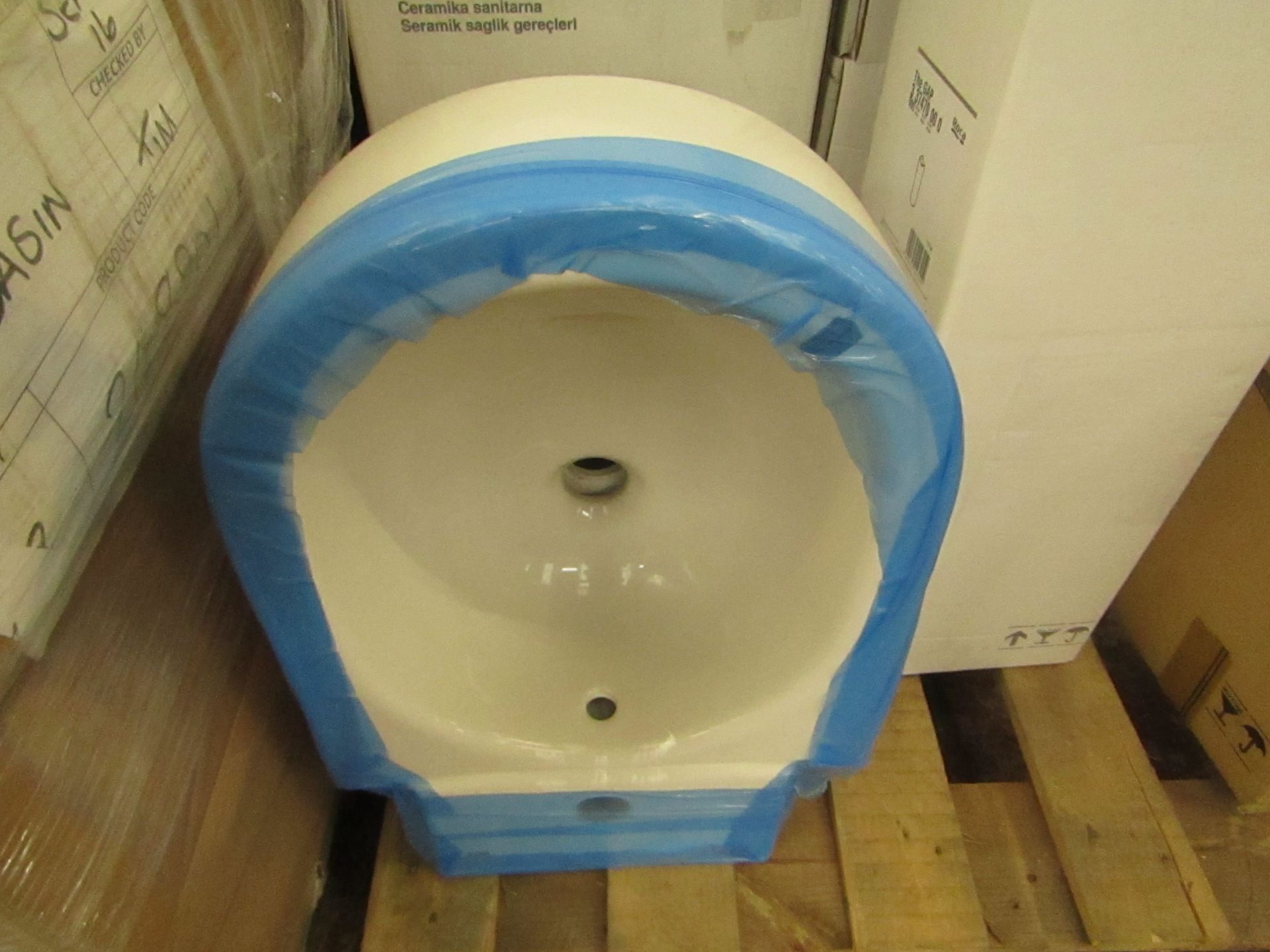 Roca Happening Wall hung Bidet with Matrching cover seat, new, total RRP for both items is £300