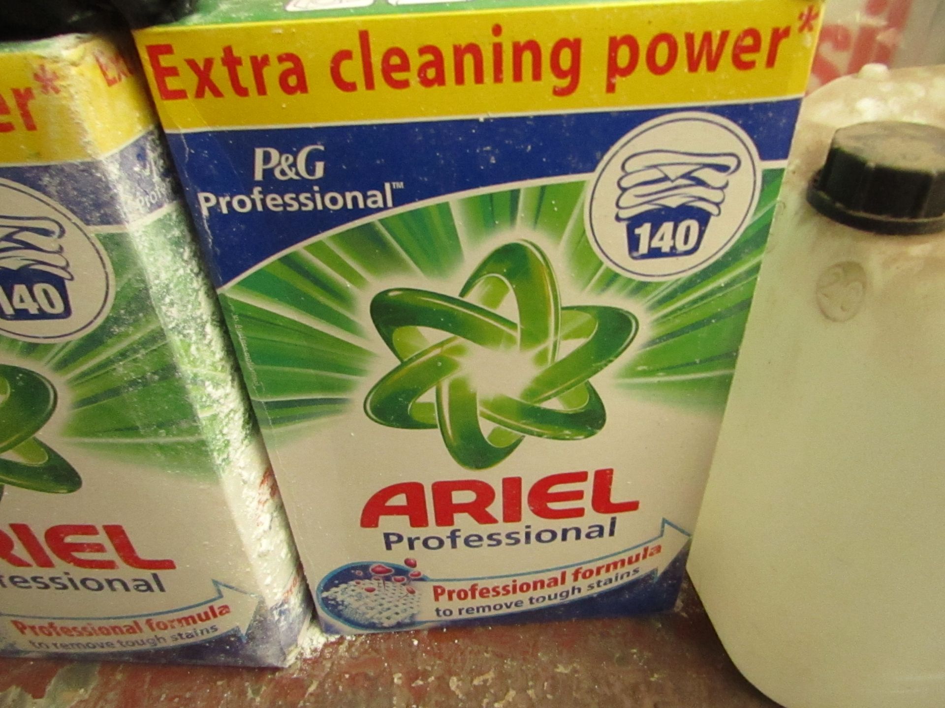 Ariel professional 140 washes, washing powder, box slightly damaged.