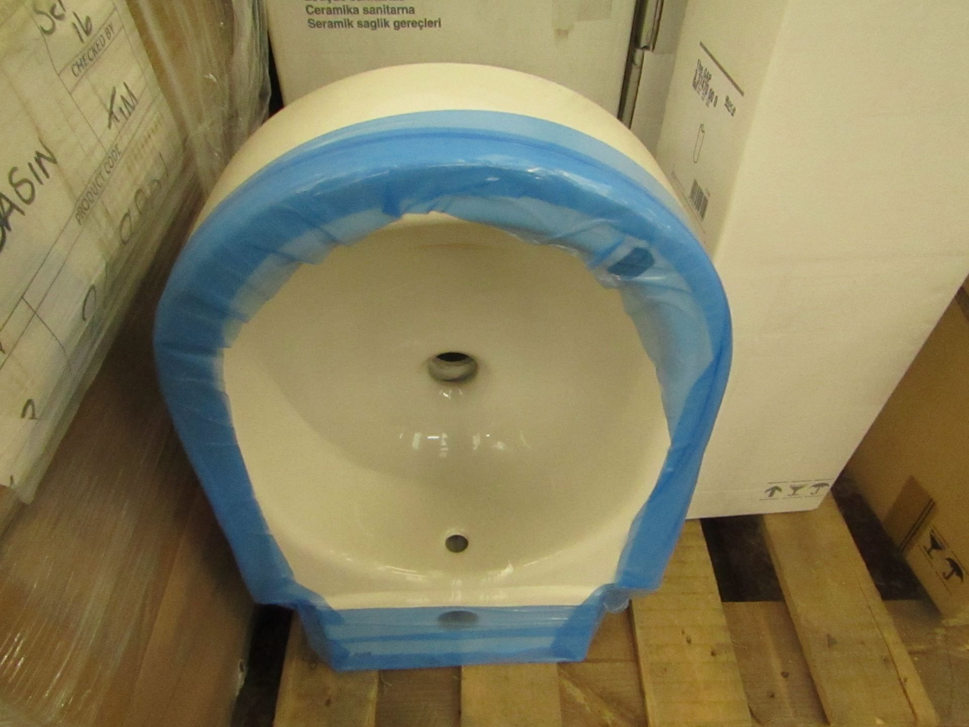 Roca Happening Wall hung Bidet with Matrching cover seat, new, total RRP for both items is £300 - Image 2 of 2