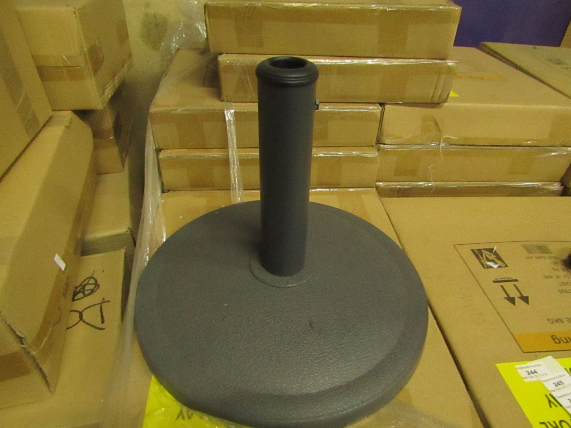 8Kg Parasol base, new and boxed.