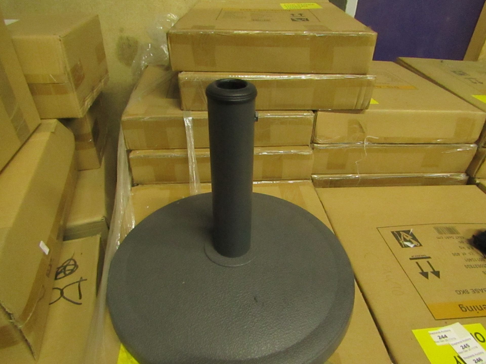 8Kg Parasol base, new and boxed.