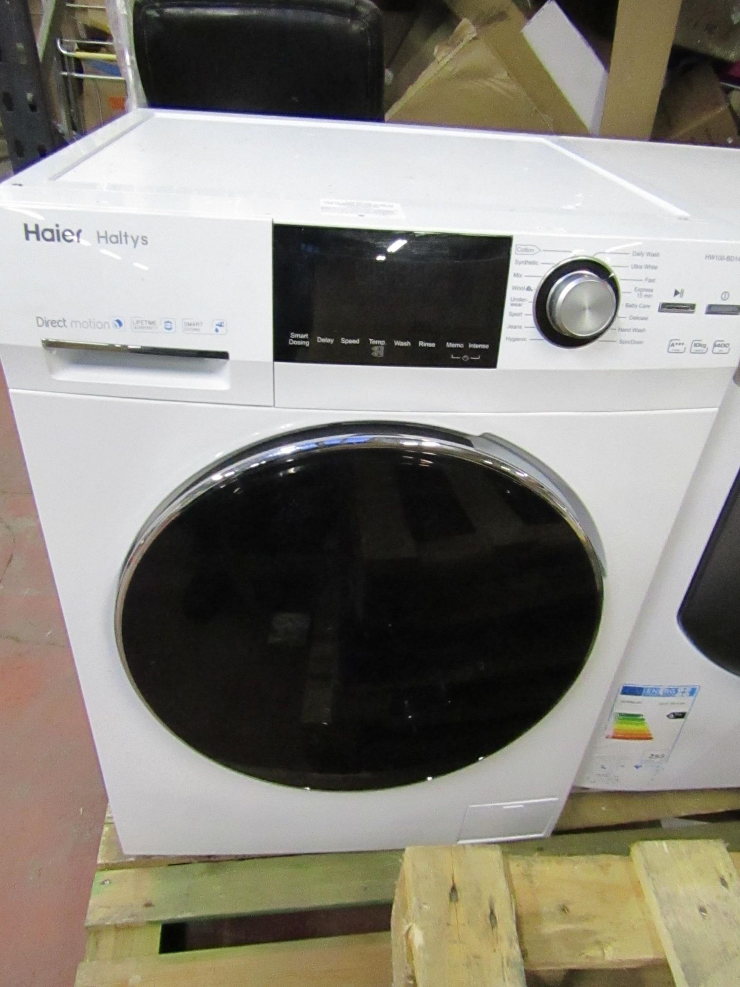 HAIER HW100-B14876 10kg 1400rpm Freestanding Washing Machine, powers on and spins. RRP Circa £470: