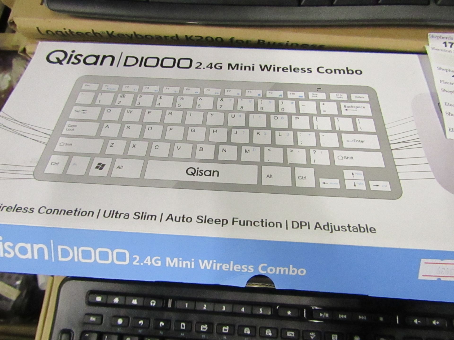 Qisan D1000 2.4g Mini Wireless Combo Keyboard & Mouse, packaged and boxed.