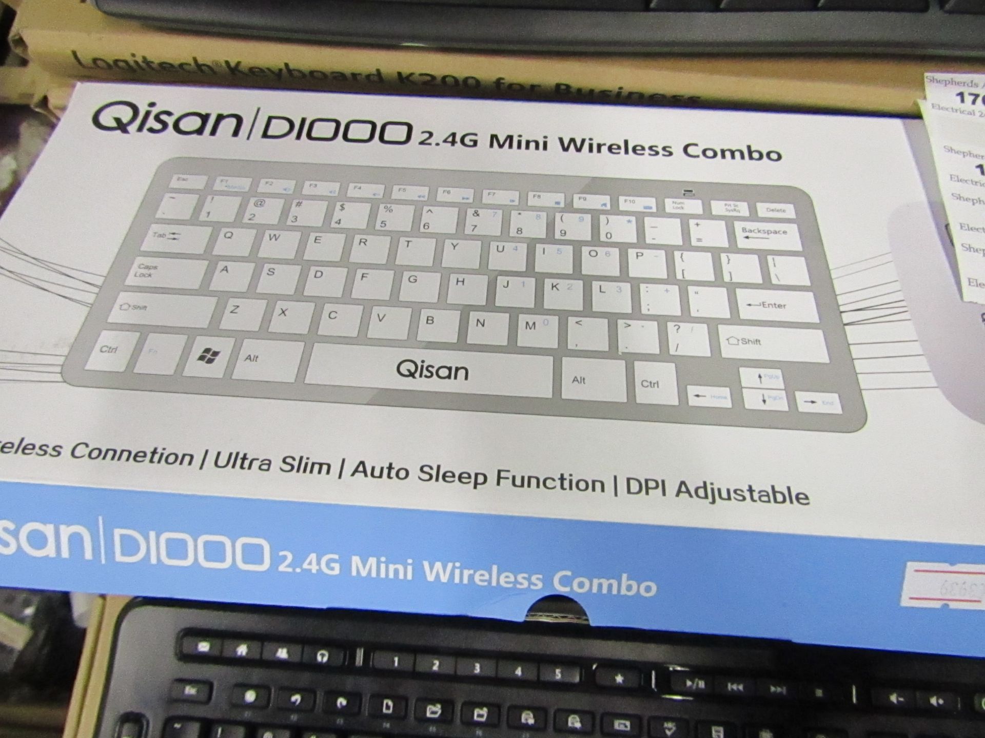 Qisan D1000 2.4g Mini Wireless Combo Keyboard & Mouse, packaged and boxed.