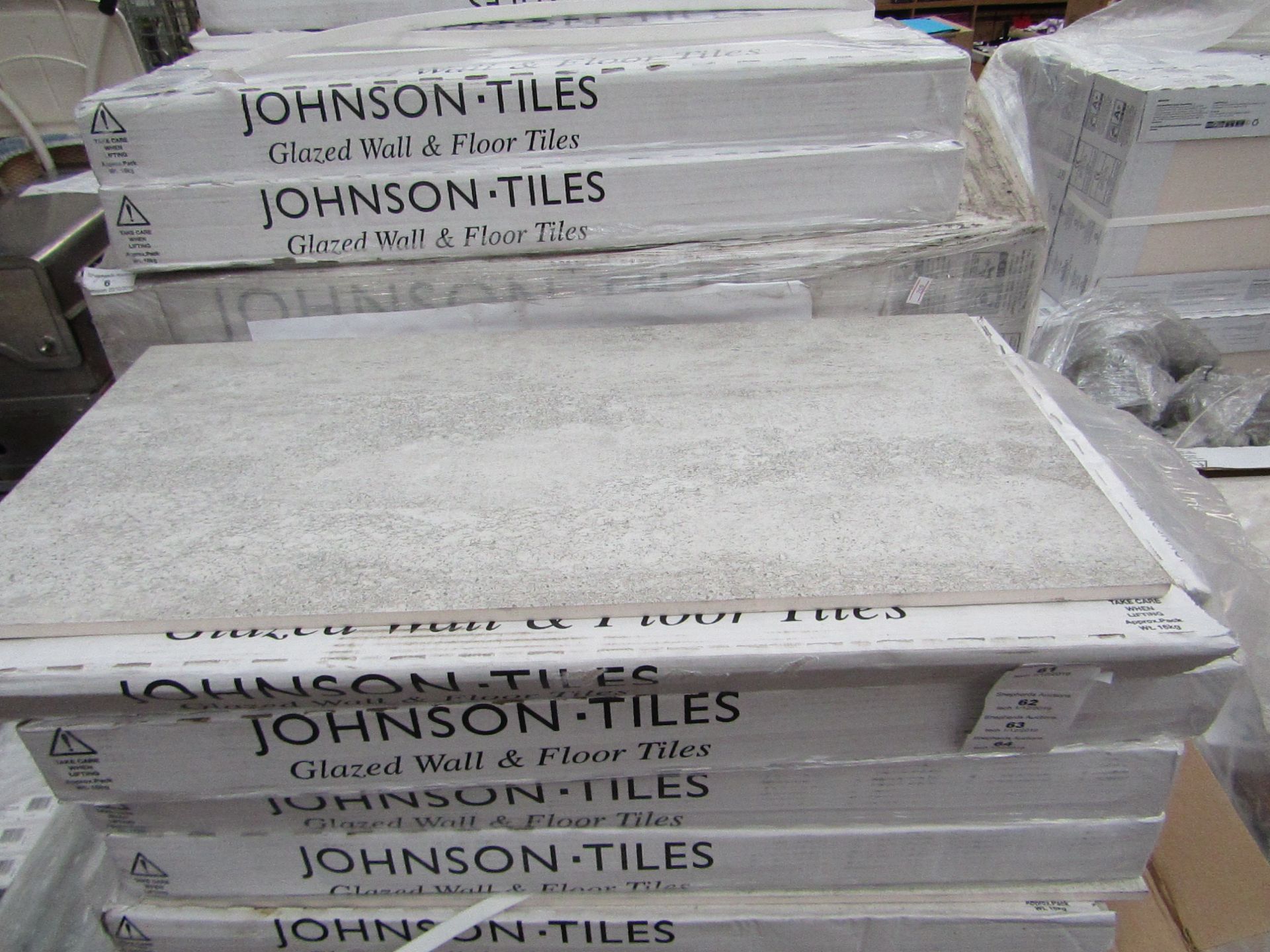 10x Packs of 5 Ashlar Crafted Textured Grey 300x600 wall and Floor Tiles By Johnsons, New, the RRP