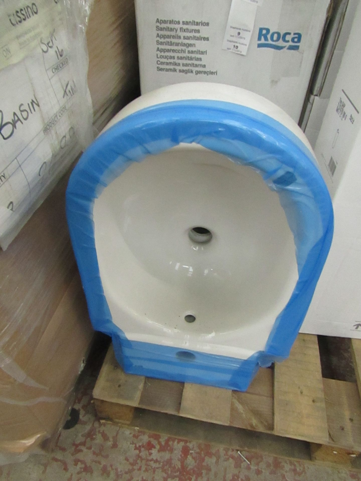 Roca Happening Wall hung Bidet with Marching cover seat, new, total RRP for both items is œ300