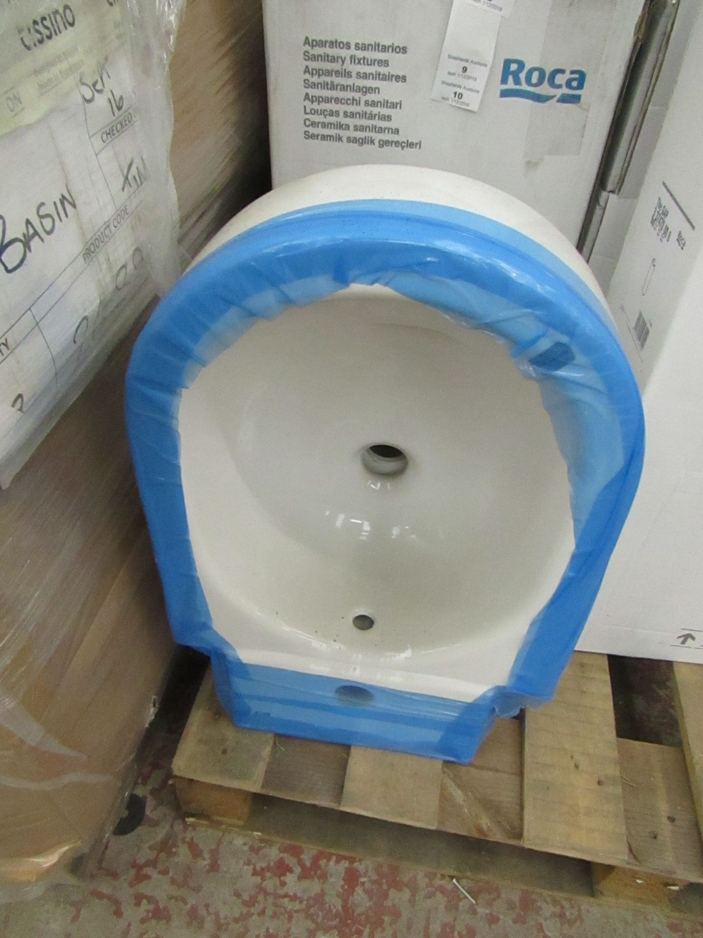 Roca Happening Wall hung Bidet with Marching cover seat, new, total RRP for both items is œ300