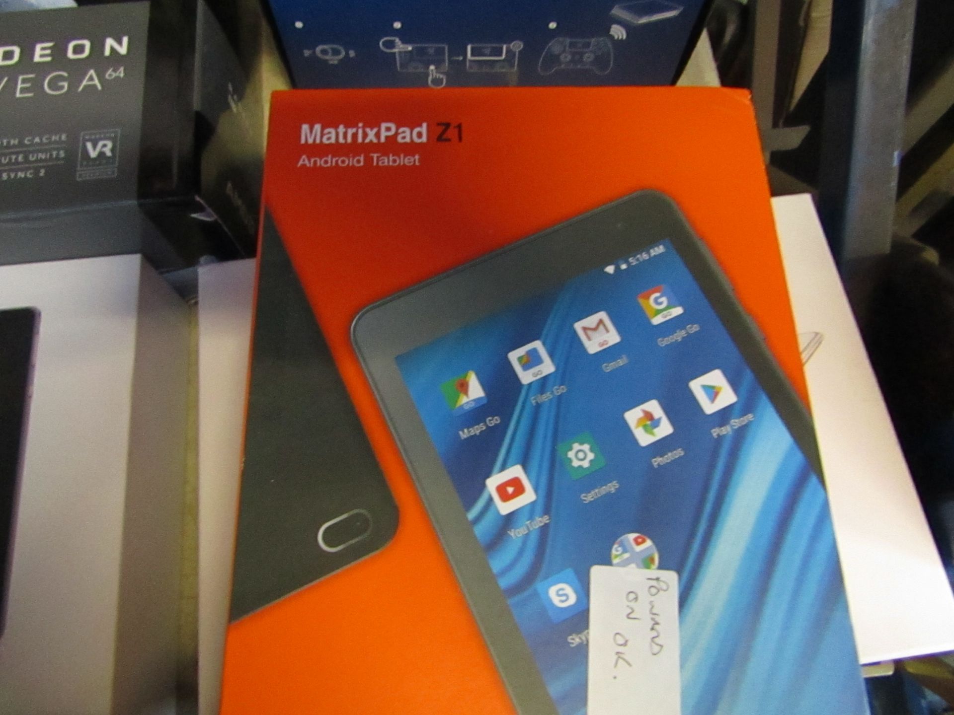 Matrix Pad Z1 Android tablet powers on and apears to work, in original boxed