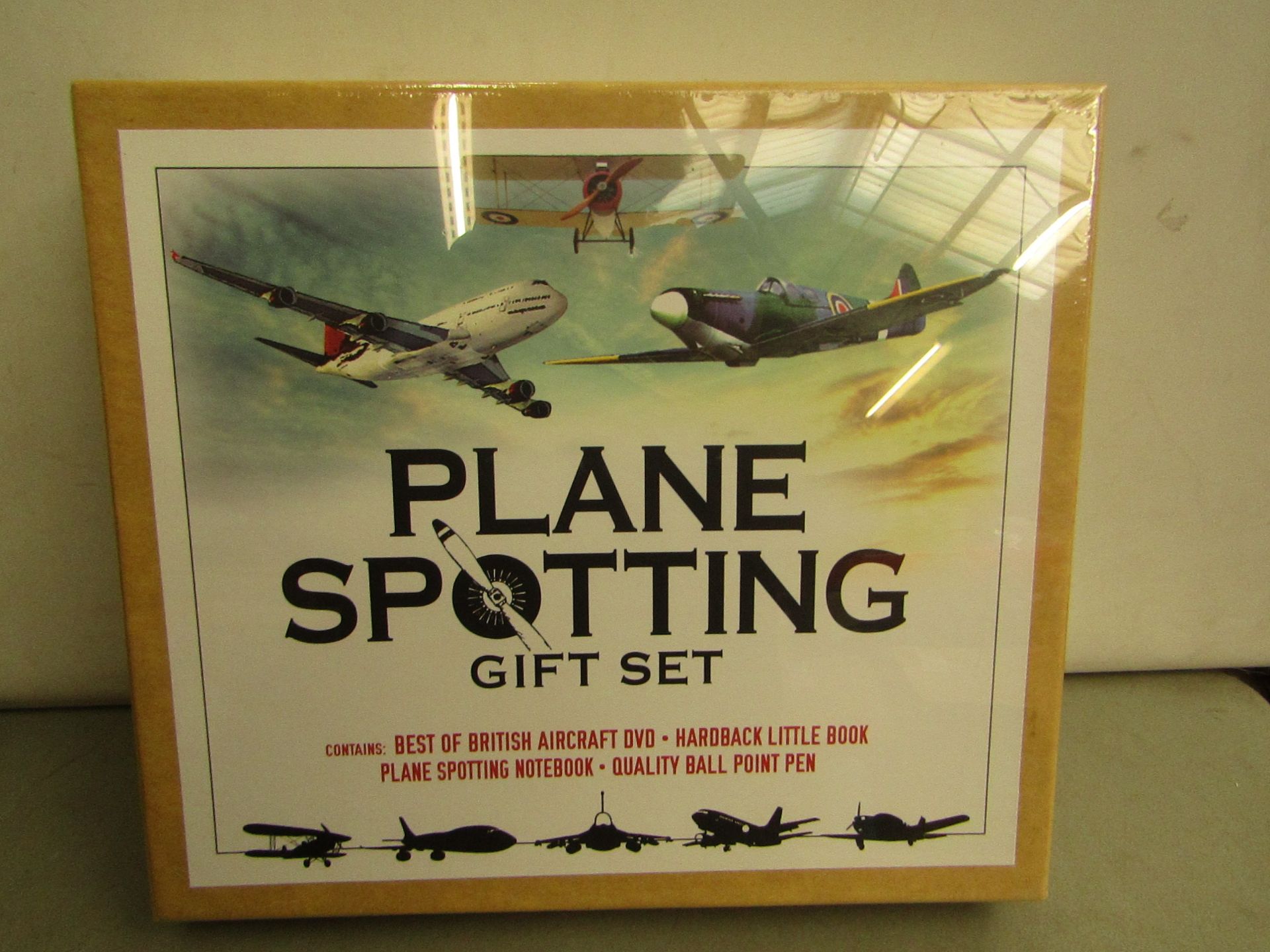 Plane Spotting Gift Set. Includes DVD, Book, Notebook & Pen. New & packaged