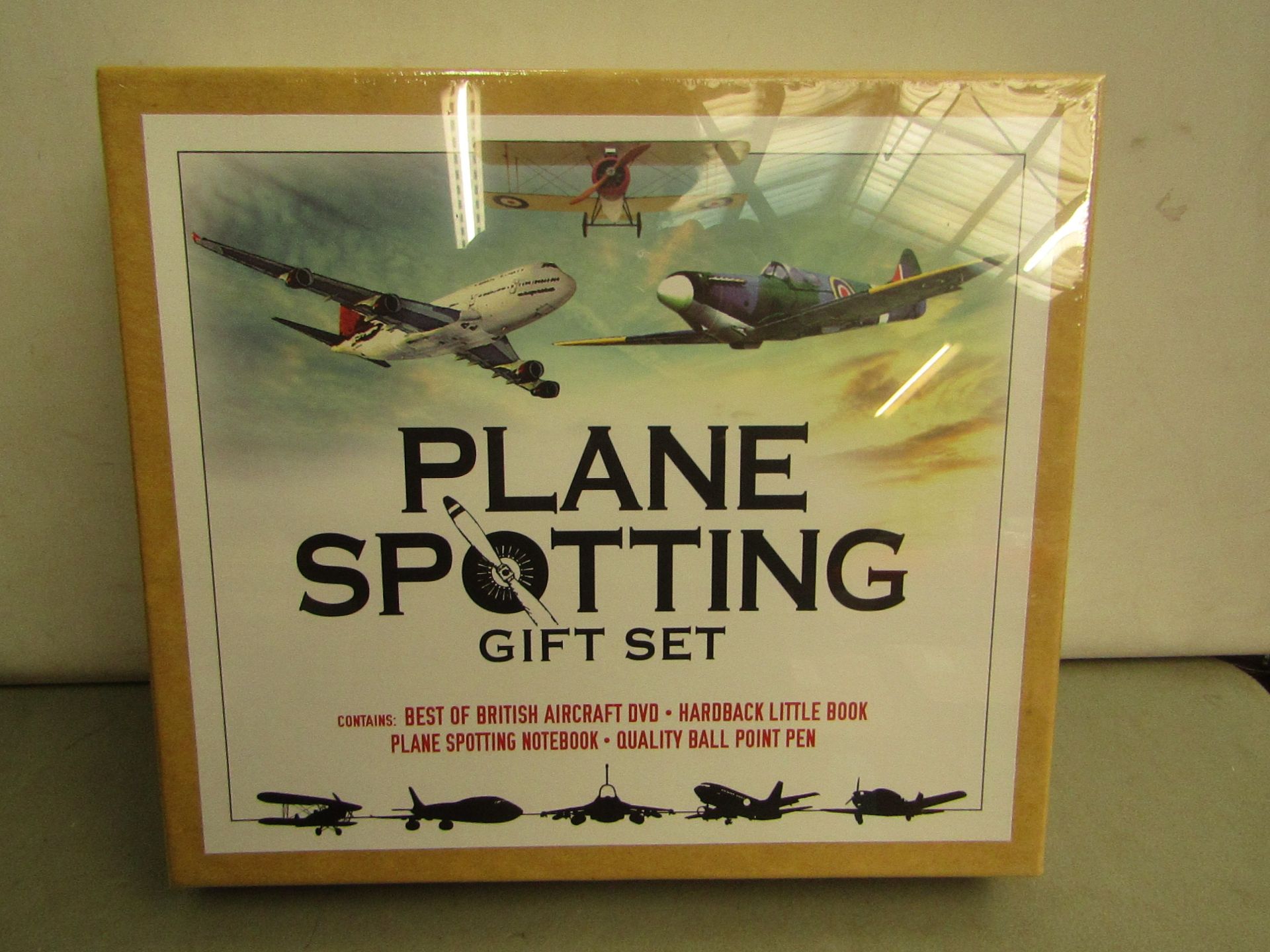 Plane Spotting Gift Set. Includes DVD, Book, Notebook & Pen. New & packaged