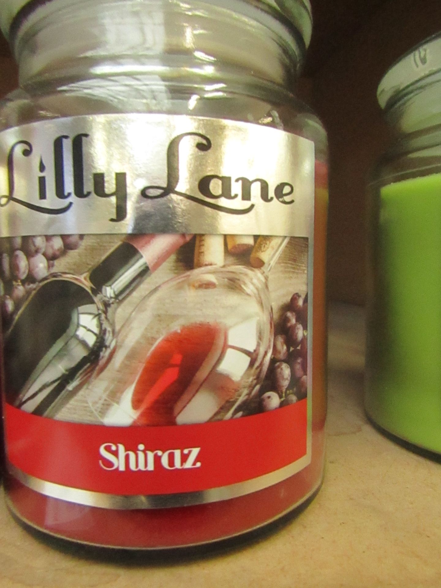 Lilly Lane - Shiraz Scented Candle, new.