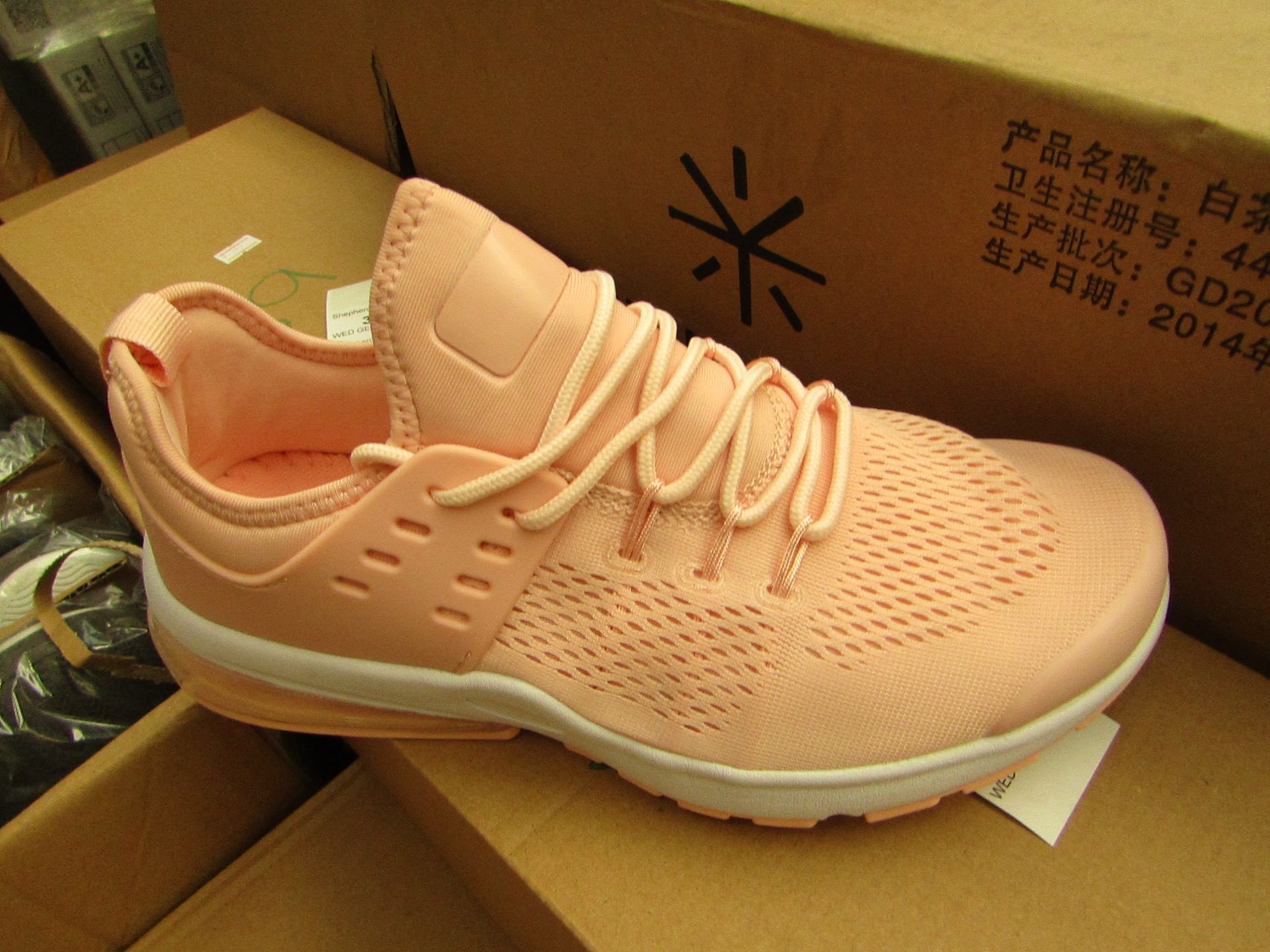 Pink Running Trainers, S38 New and boxed.