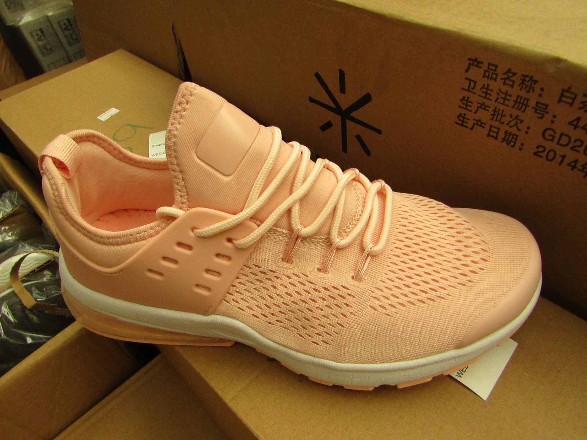 Pink Running Trainers, S41 New and boxed.