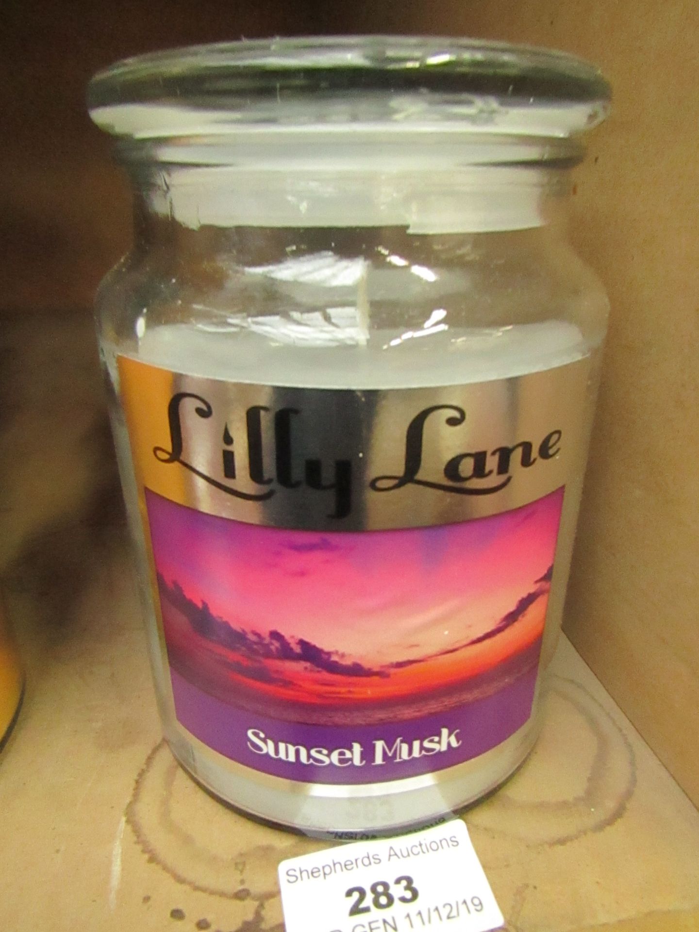 Lilly Lane - Sunset Musk Scented Candle, new.