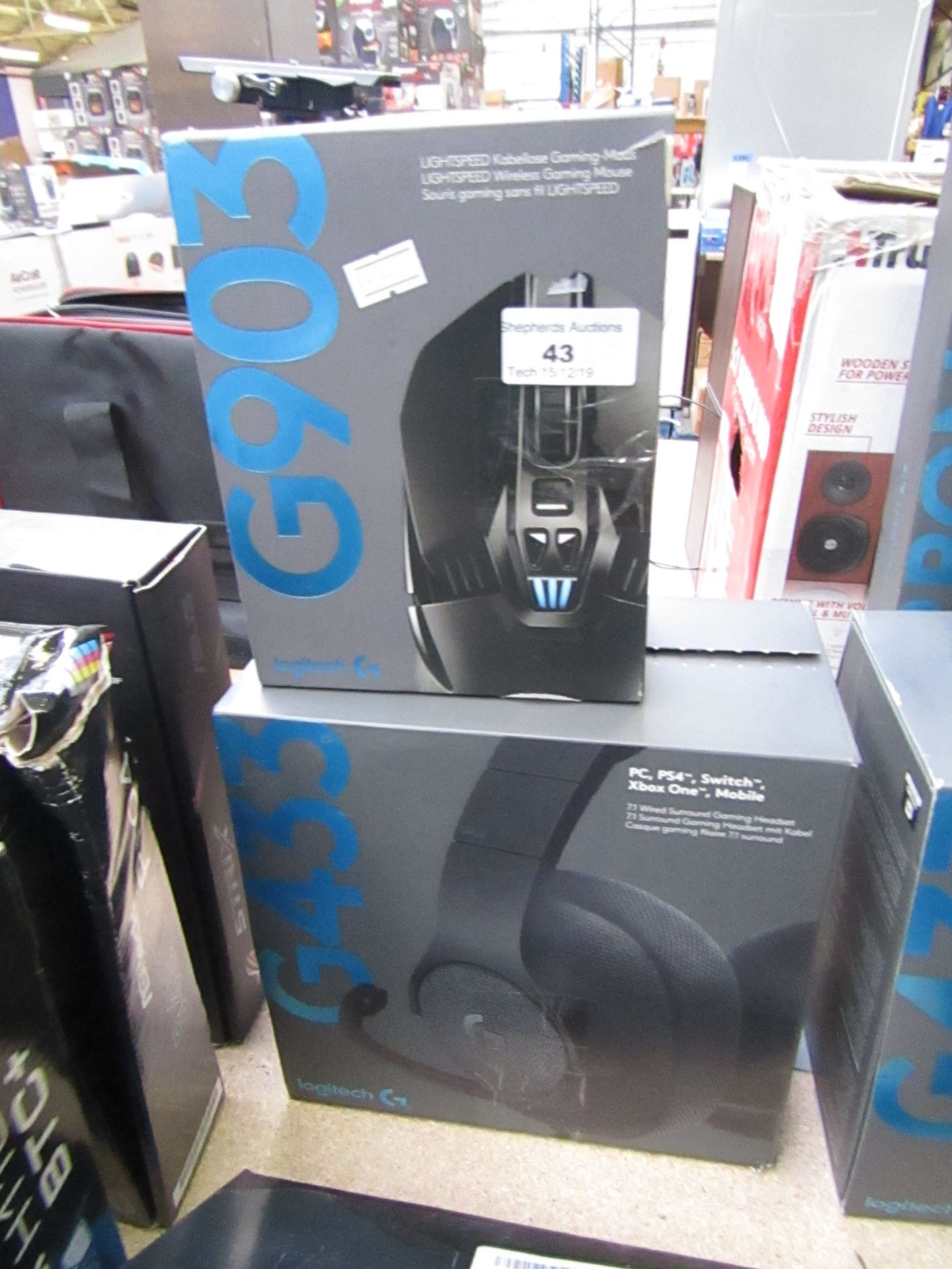 Logitech gaming set including; Logitech G903 lightspeed gaming mouse with a Logitech G433 7.1