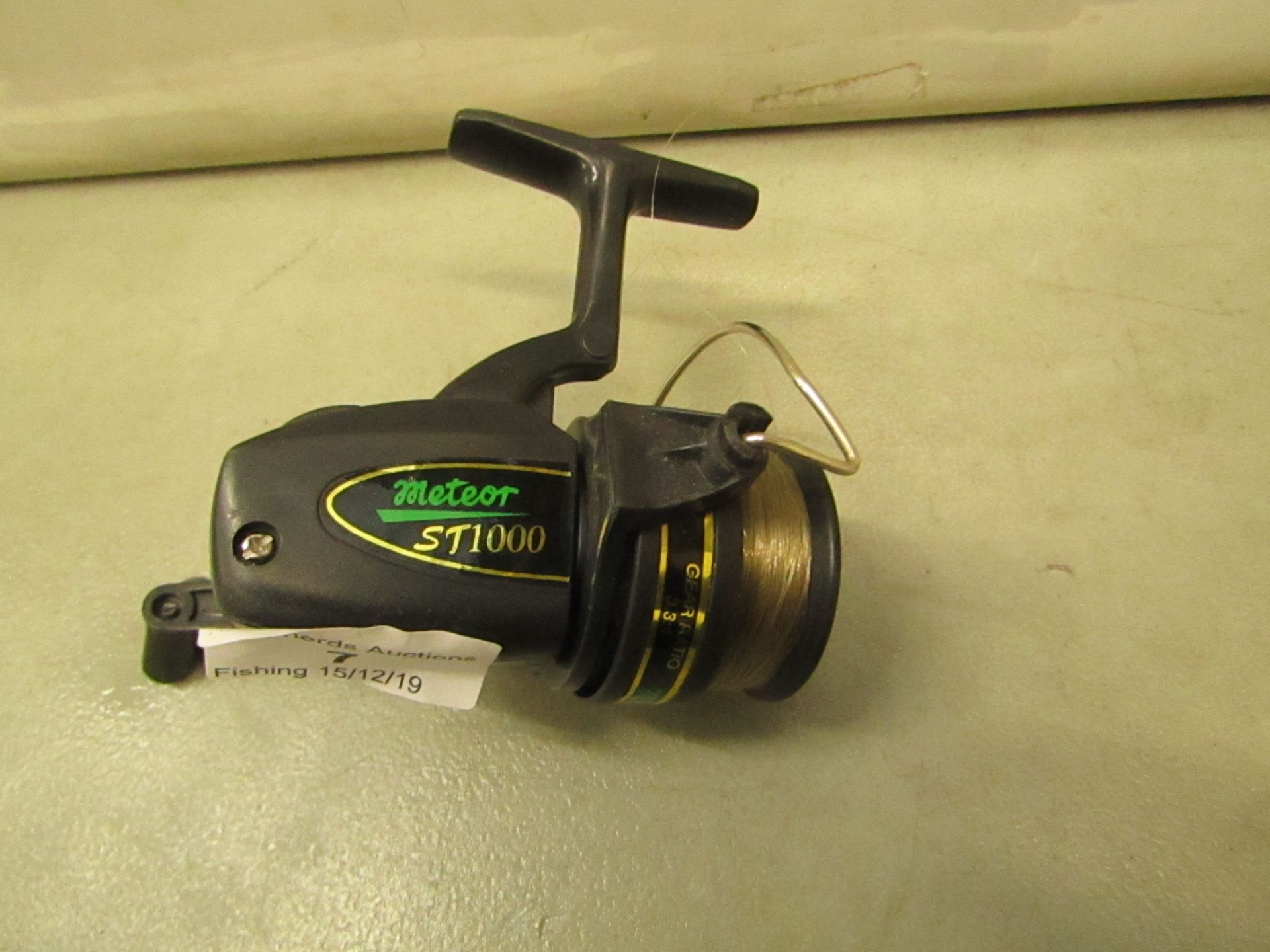 Meteor ST1000 Fishing Reel has been used looks in good condition