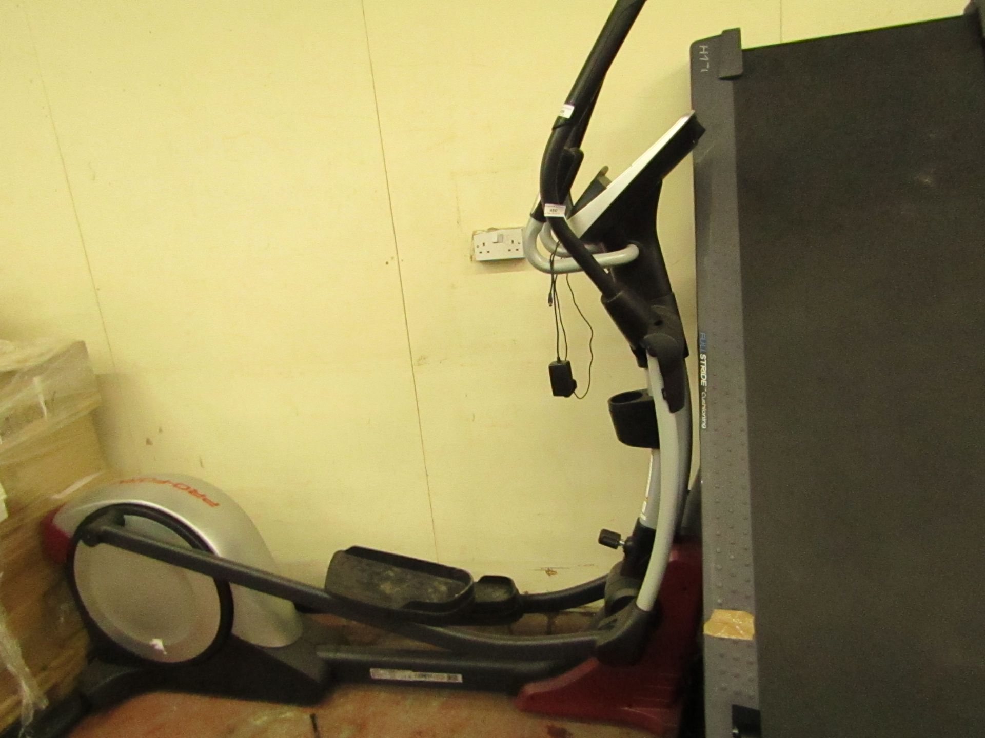 ProForm 900 ZLE Elliptical Cross Trainer (with iFIt Live compatibility), appears to be in good