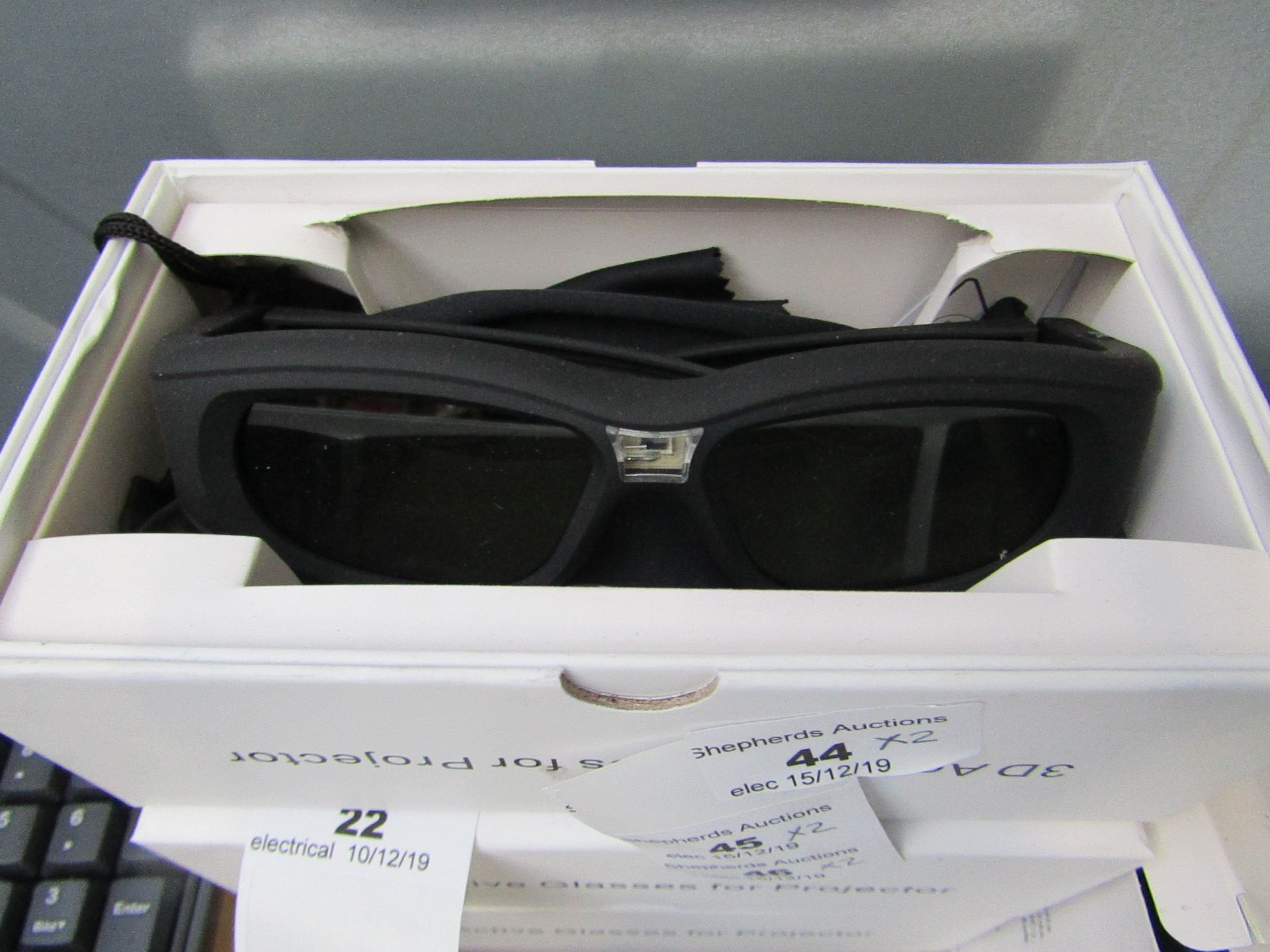 2 Boxes of 3D Active Glasses for Projector, new & Boxed.