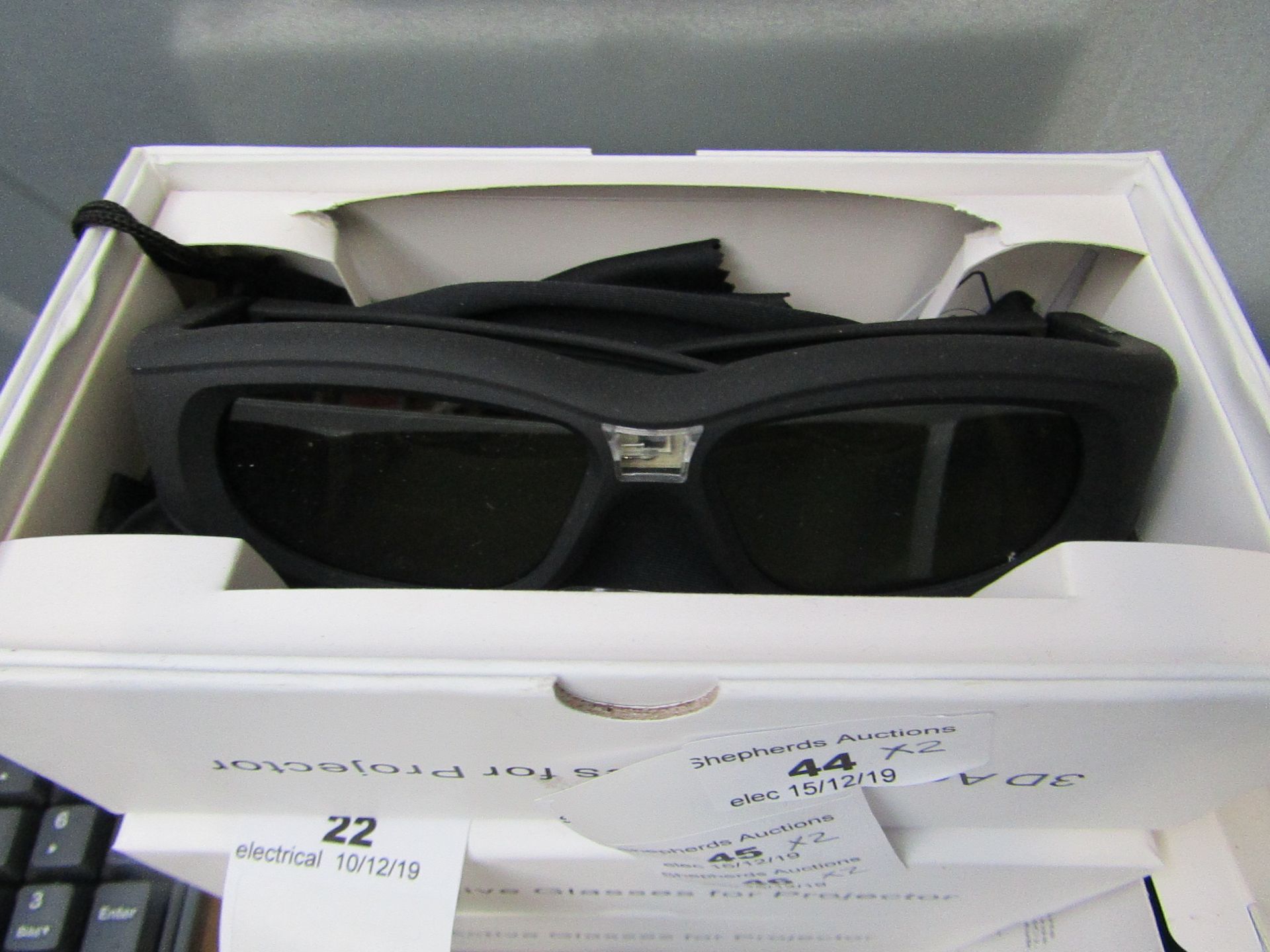 2 Boxes of 3D Active Glasses for Projector, new & Boxed.