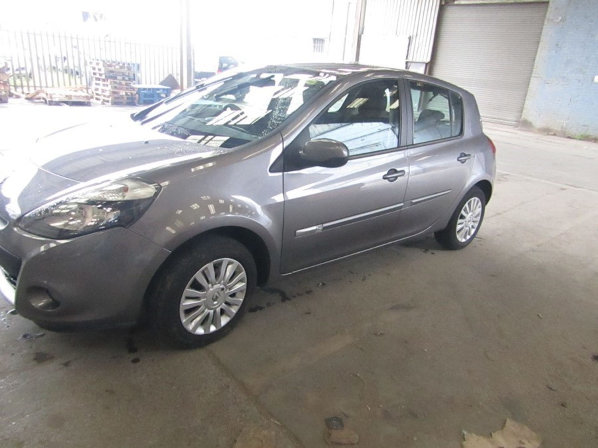 2012 Renault Clio Expression Plus 16V 1.2i, 29,991 miles (unchecked), MOT until 29th May 2020, 2 - Image 4 of 14