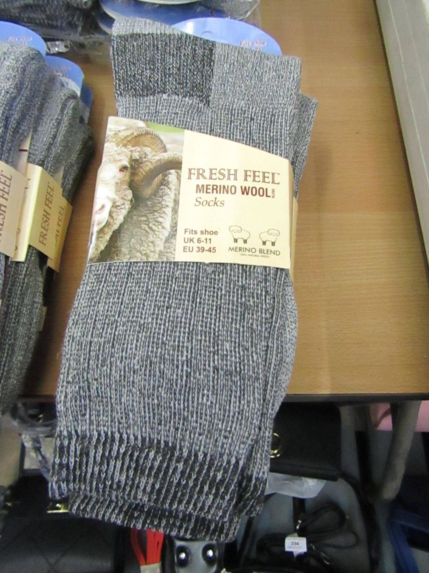 3 x pairs Fresh Feel Merino Wool Socks size 6-11 new & packaged