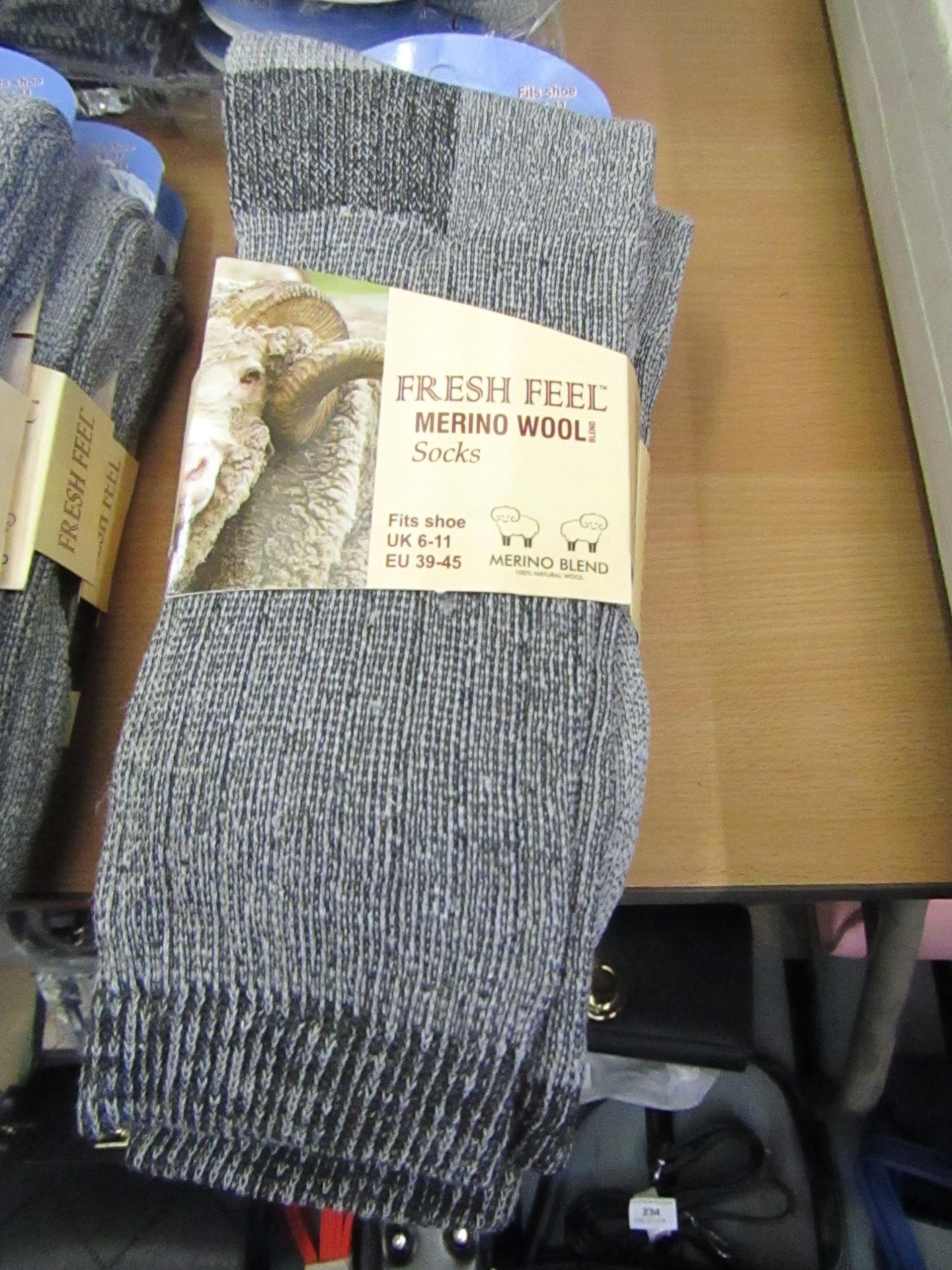 3 x pairs Fresh Feel Merino Wool Socks size 6-11 new & packaged