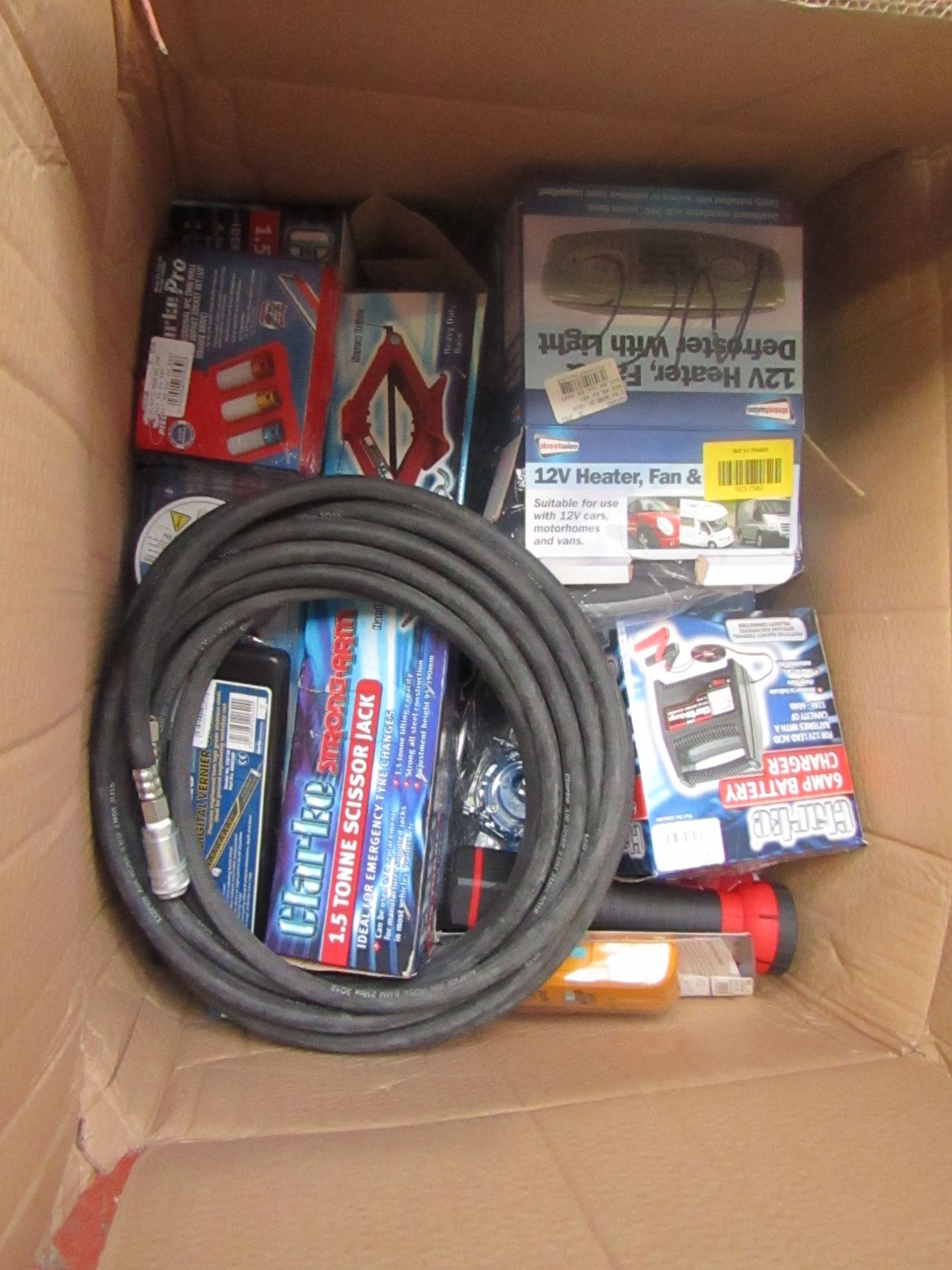 1 x BOX OF VARIOUS TOOLS 7293 This lot is a Machine Mart product which is raw and completely