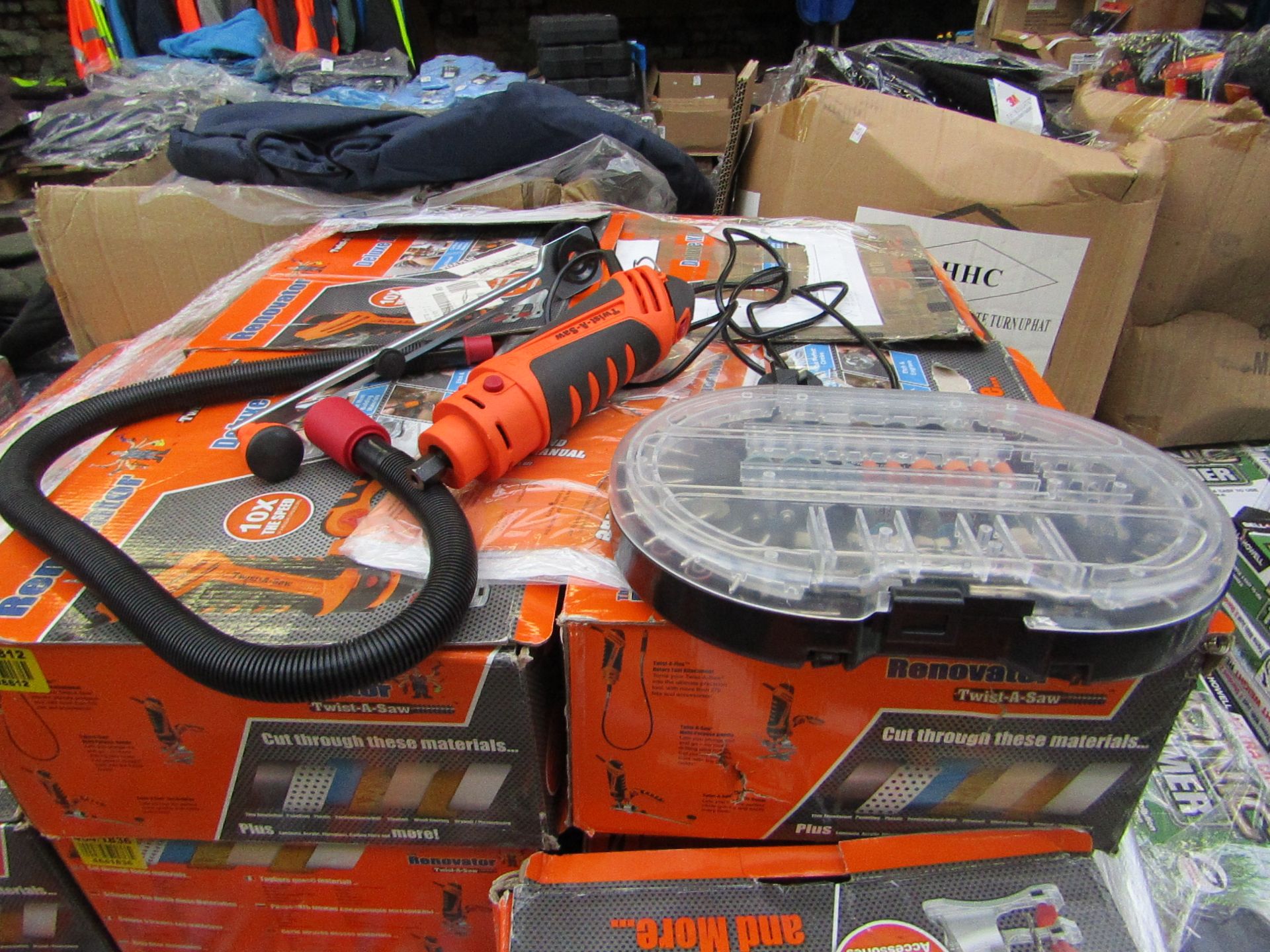 The Renovator Twist-a-Saw Deluxe Kit, Tested working and boxed (we havent checked all parts are