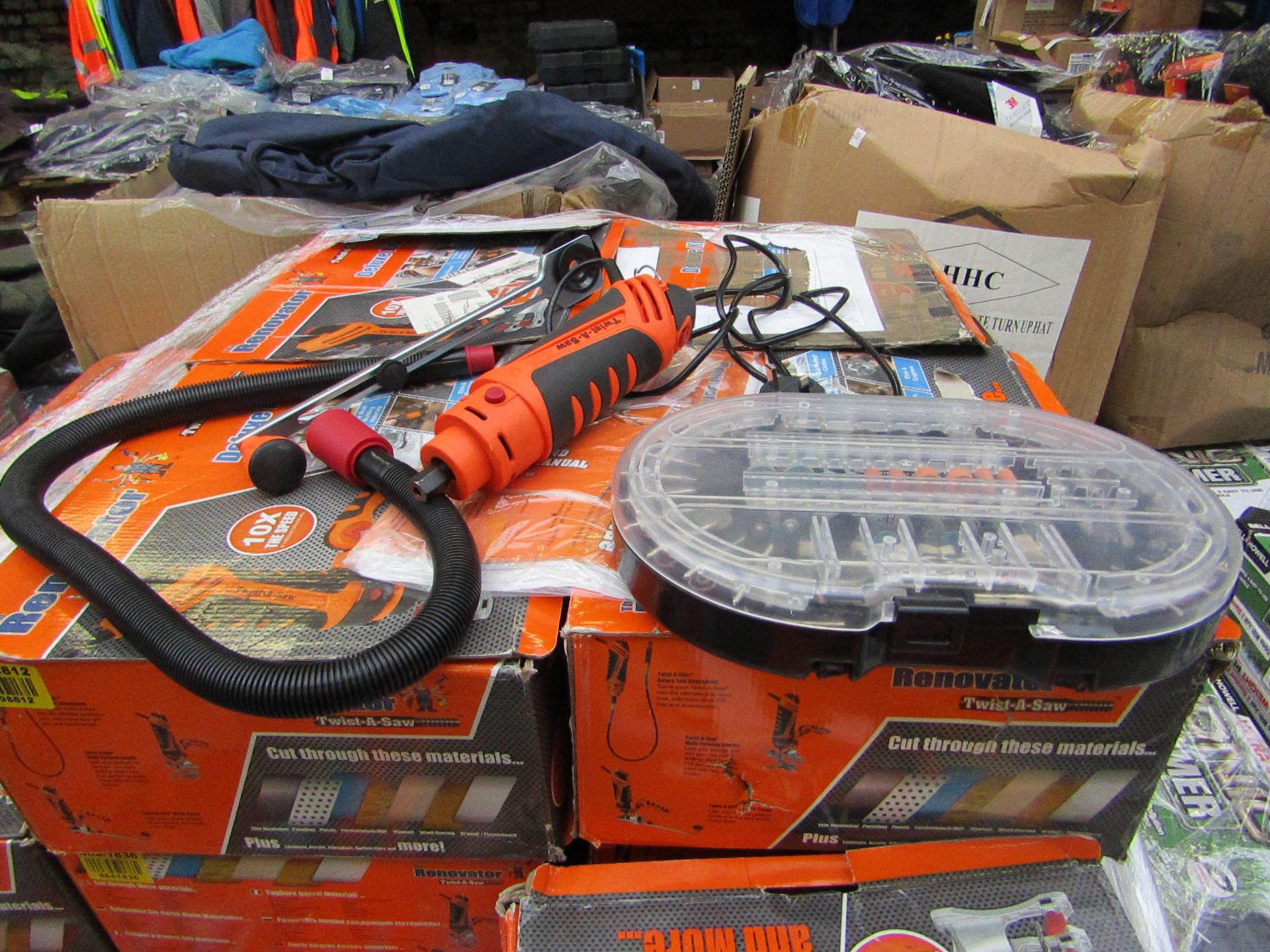 The Renovator Twist-a-Saw Deluxe Kit, Tested working and boxed (we havent checked all parts are