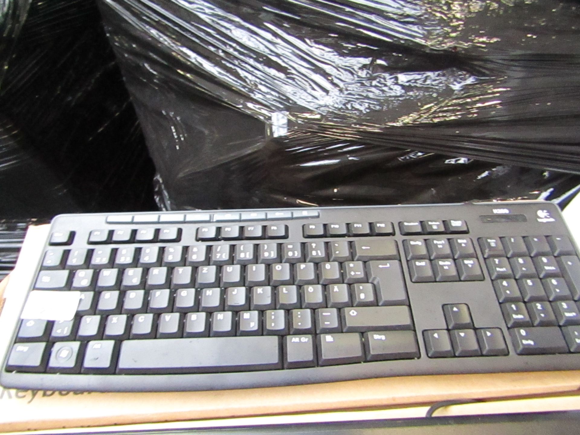 2x Logitech K200 Keyboard for Business new & boxed.
