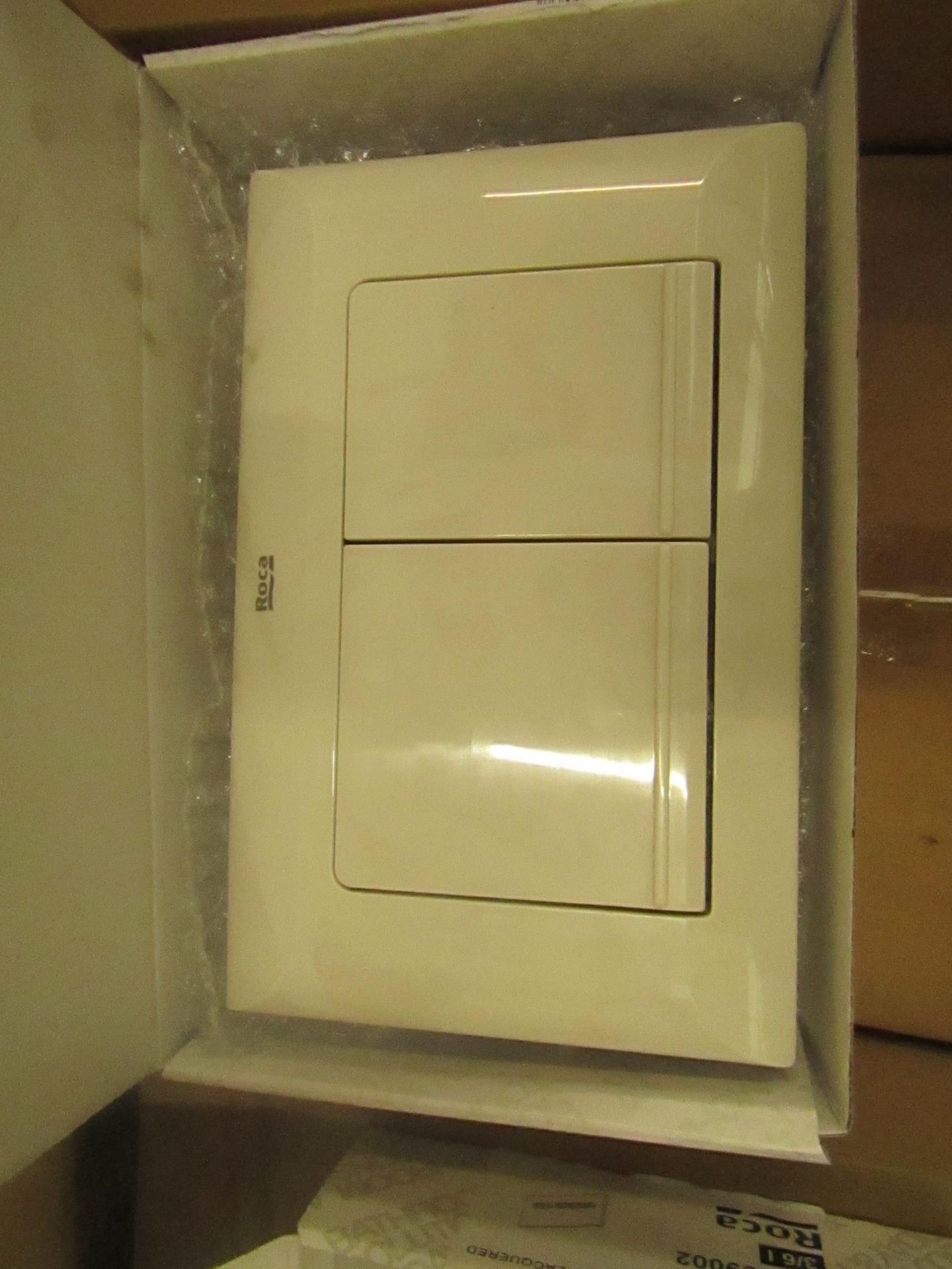 Roca L1 White Dual Flush plate, new and boxed.