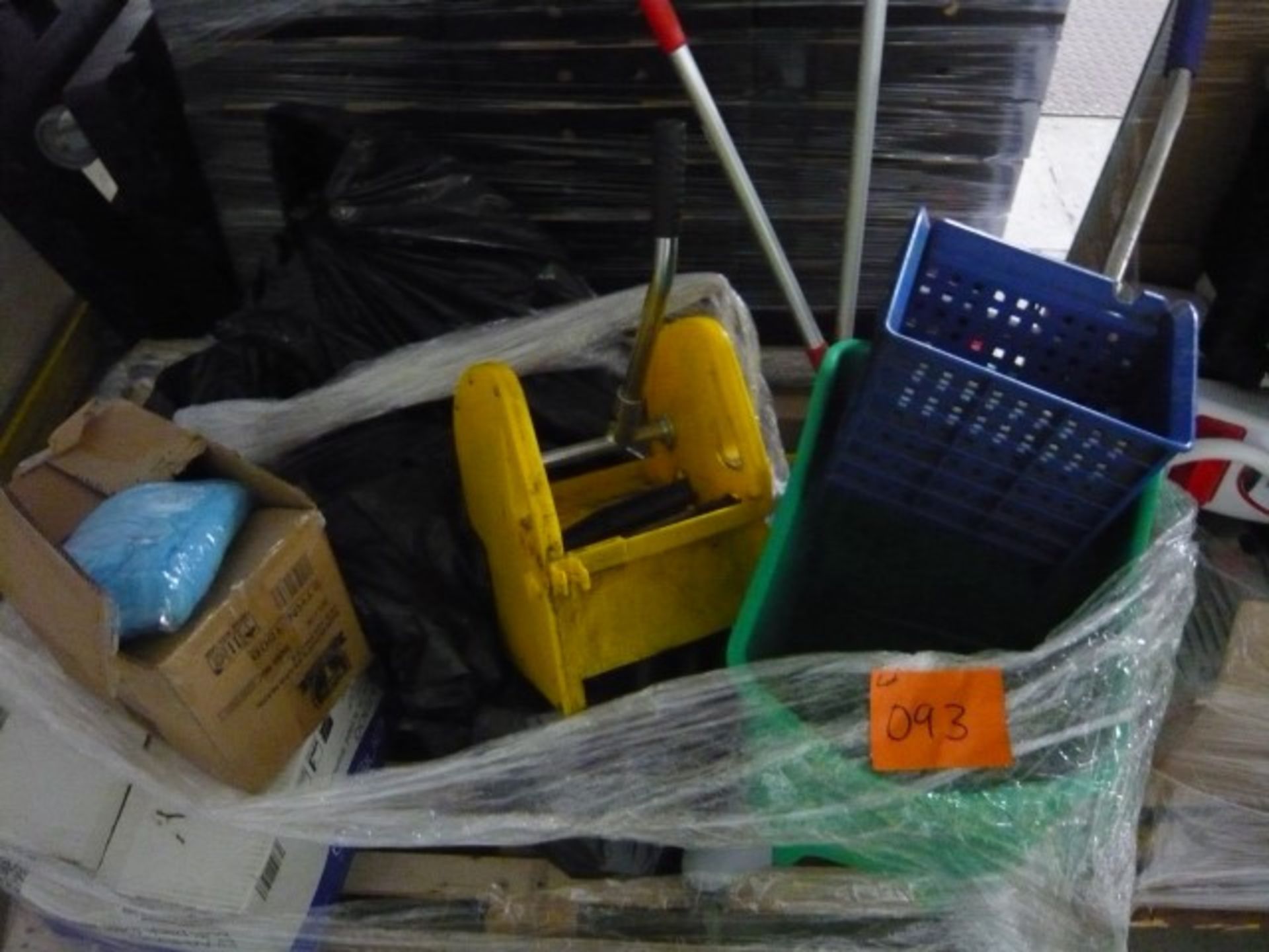 (2) Pallets to include: Fly Killing Lamps, Hand Dryers & more - Image 4 of 4