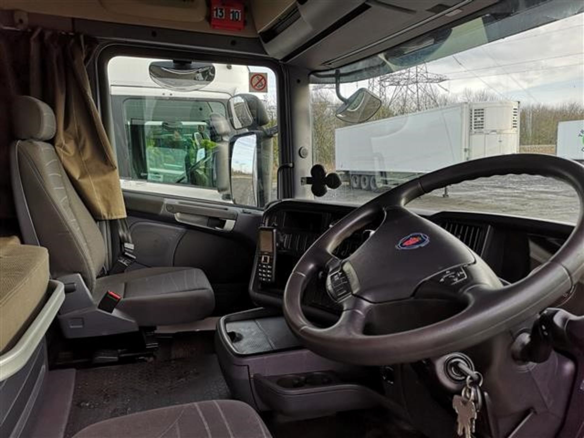 Scania model R490 LA6x2/2 MNA Highline tractor unit - Image 10 of 12