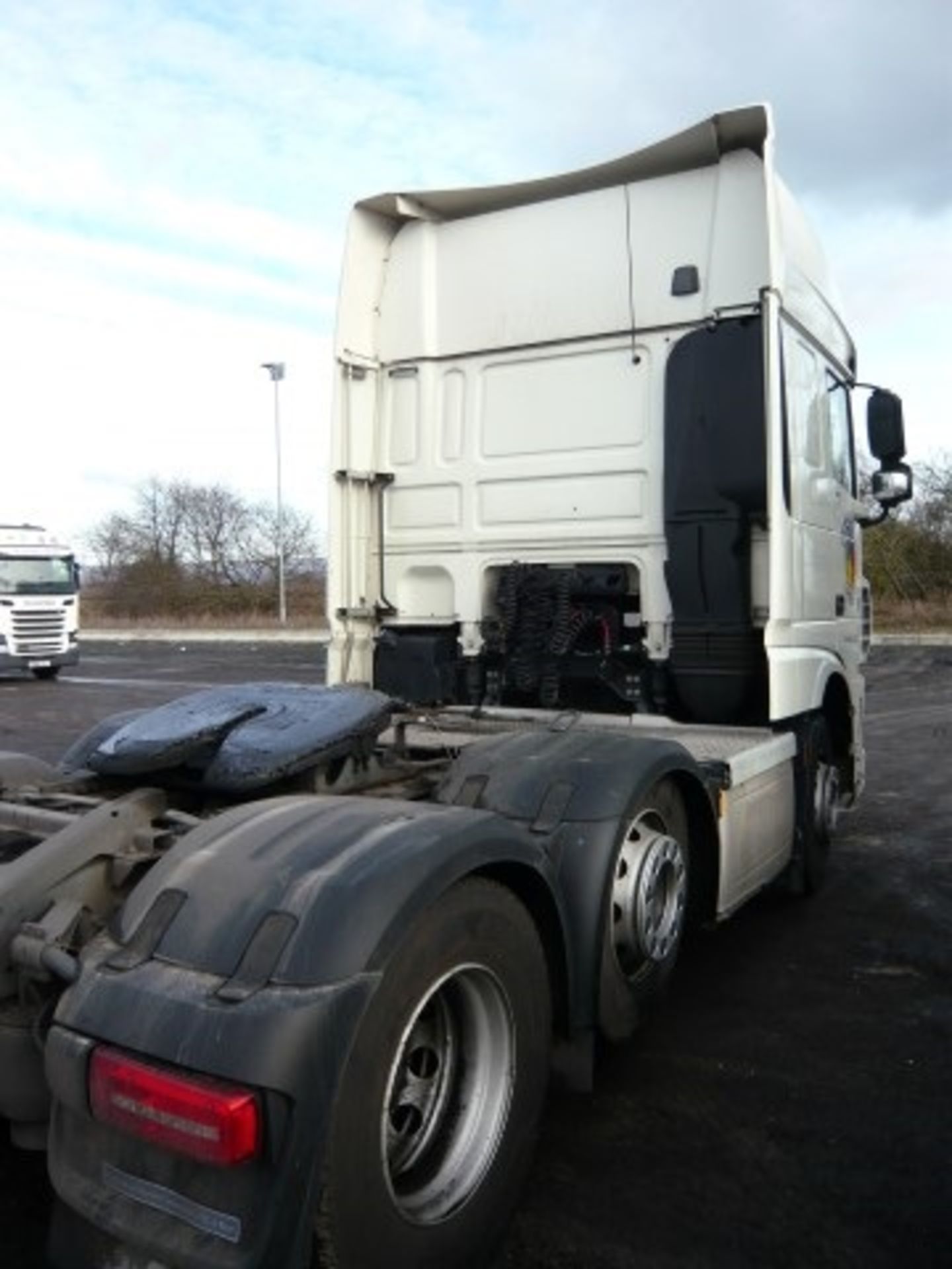 DAF FTG XF 510 6x2 Superspace cab tractor unit - Image 4 of 13