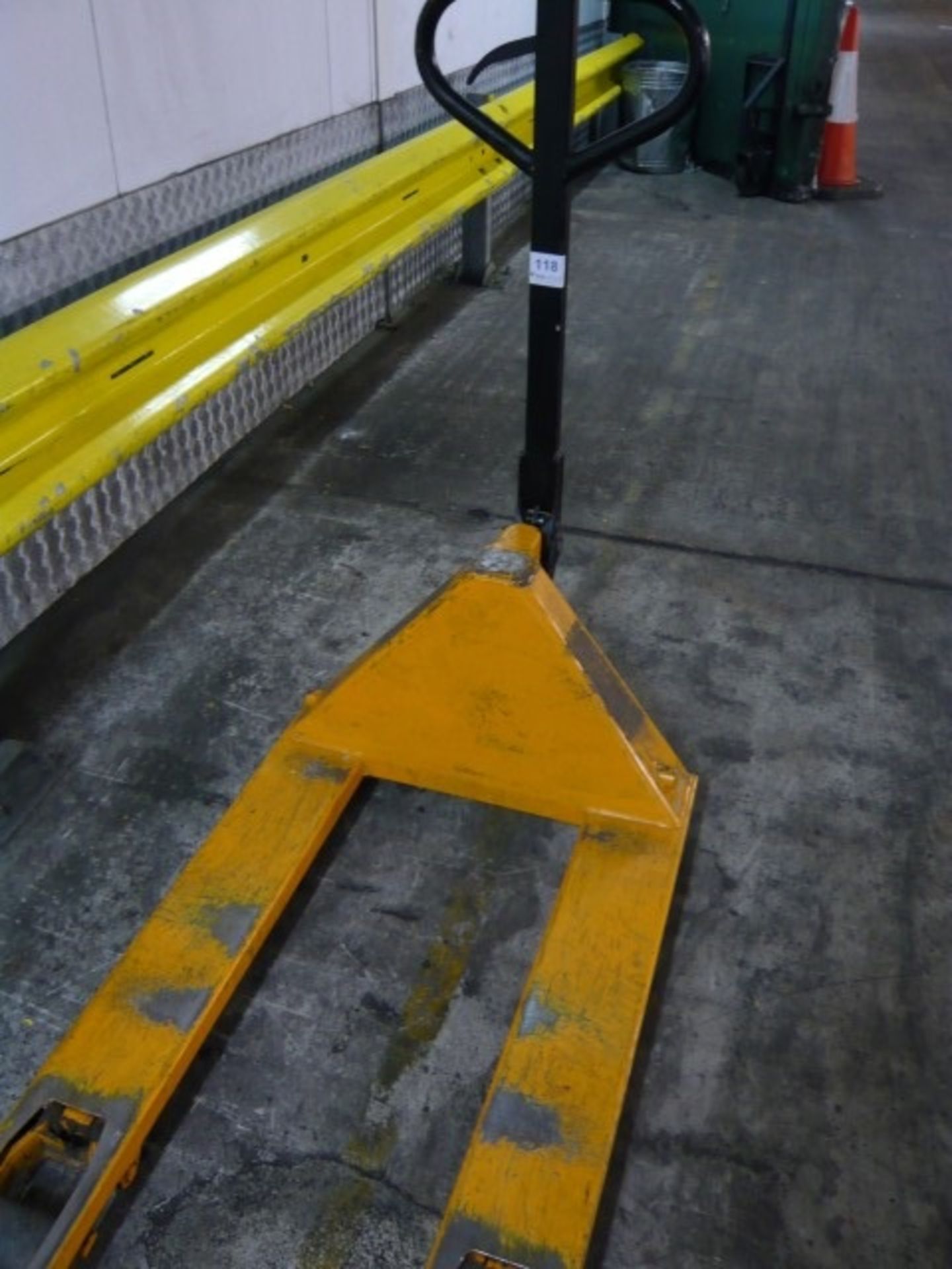 Hydraulic pallet truck