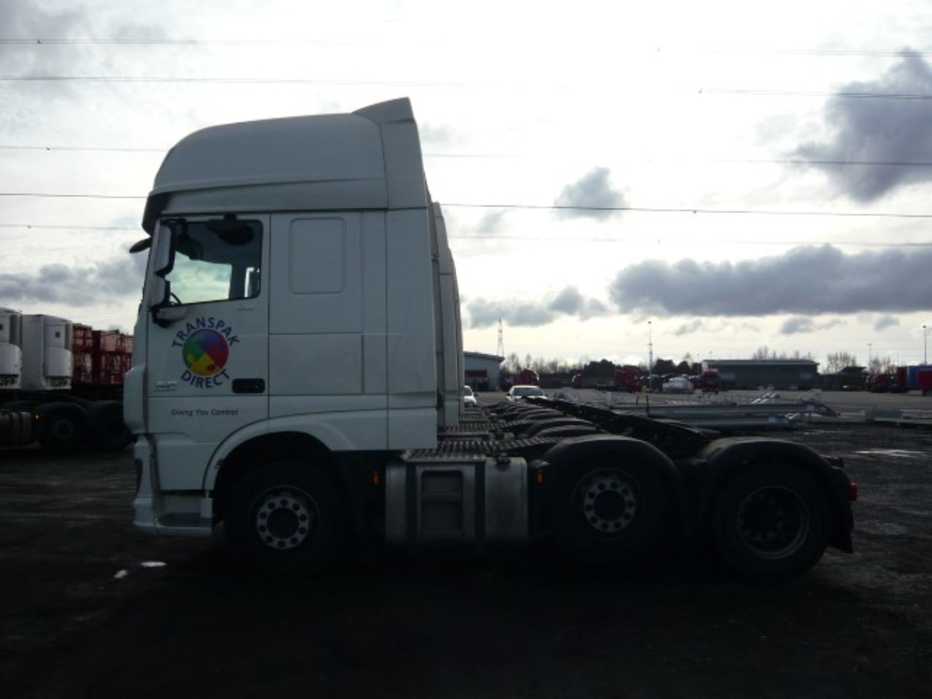 DAF FTG XF 510 6x2 Superspace cab tractor unit - Image 7 of 13